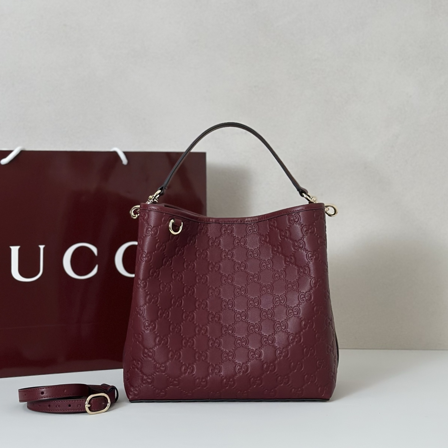 NO:557919,Counter quality, top-quality original goods, real photos!  Style number 815103 burgundy embossed, size width 25x height 25x side width 15.5cm, batch, GUCCI [original leather], gucci19860909专柜品质,顶级原单货,实物实拍！款号815103酒红压字,尺寸宽25x高25x侧宽15.5cm,批,GUCCI【原厂皮】,gucci,Bag