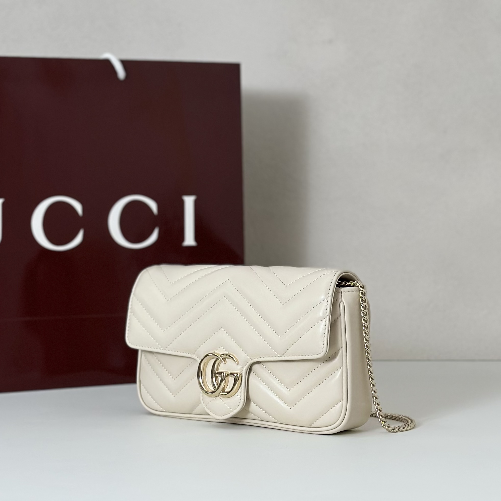 Gucci Style White Bag Lookbook Reference image 2
