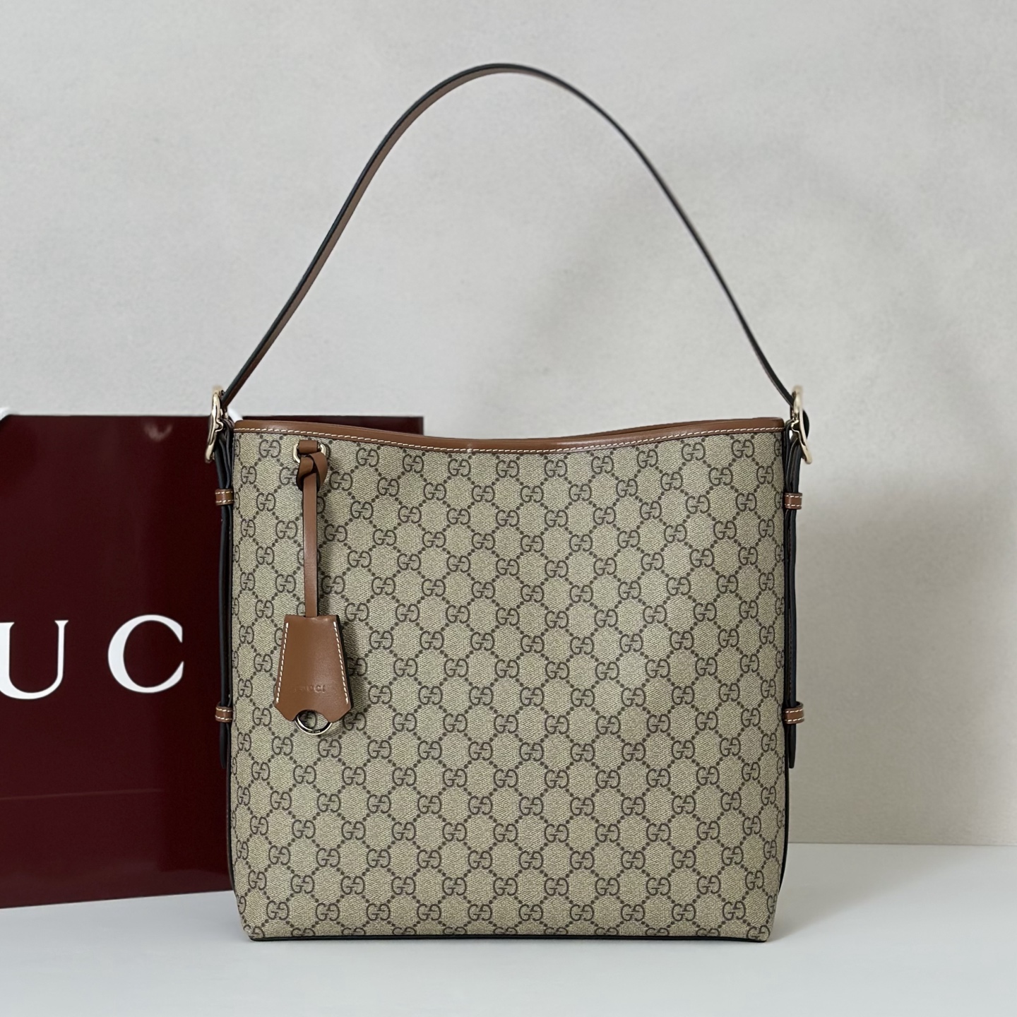 NO:812711,Counter quality, top-quality original goods, real photos!  Model No. 847452 brown, size width 30.5X height 30.5X side width 9cm, batch, Gucci original leather [price based on quantity]19860909专柜品质,顶级原单货,实物实拍！款号847452啡棕,尺寸宽30.5X高30.5X侧宽9cm,批,古奇原厂皮【跑量价】,Bag