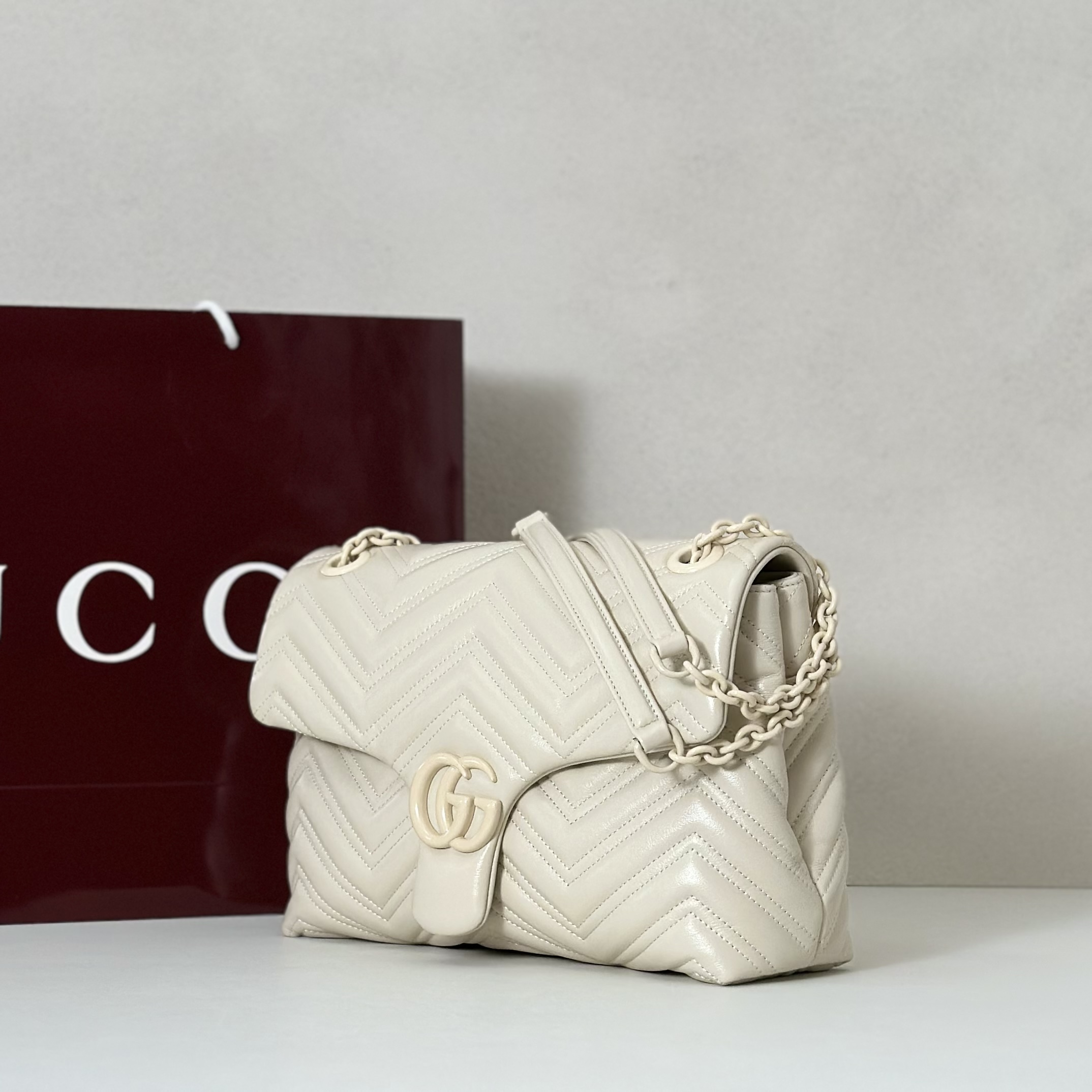 Gucci Style White Bag Lookbook Reference image 2