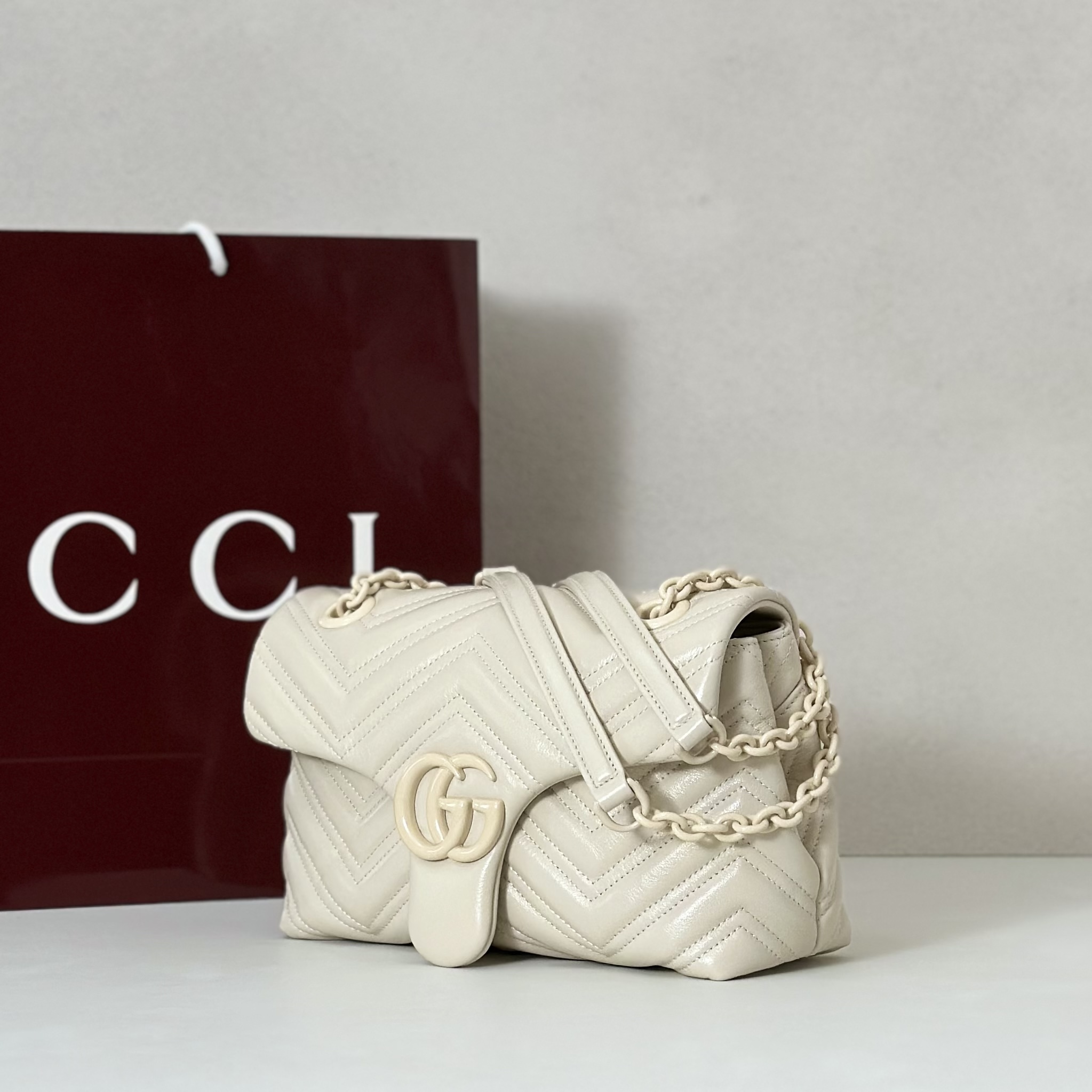 Gucci Style White Bag Lookbook Reference image 2