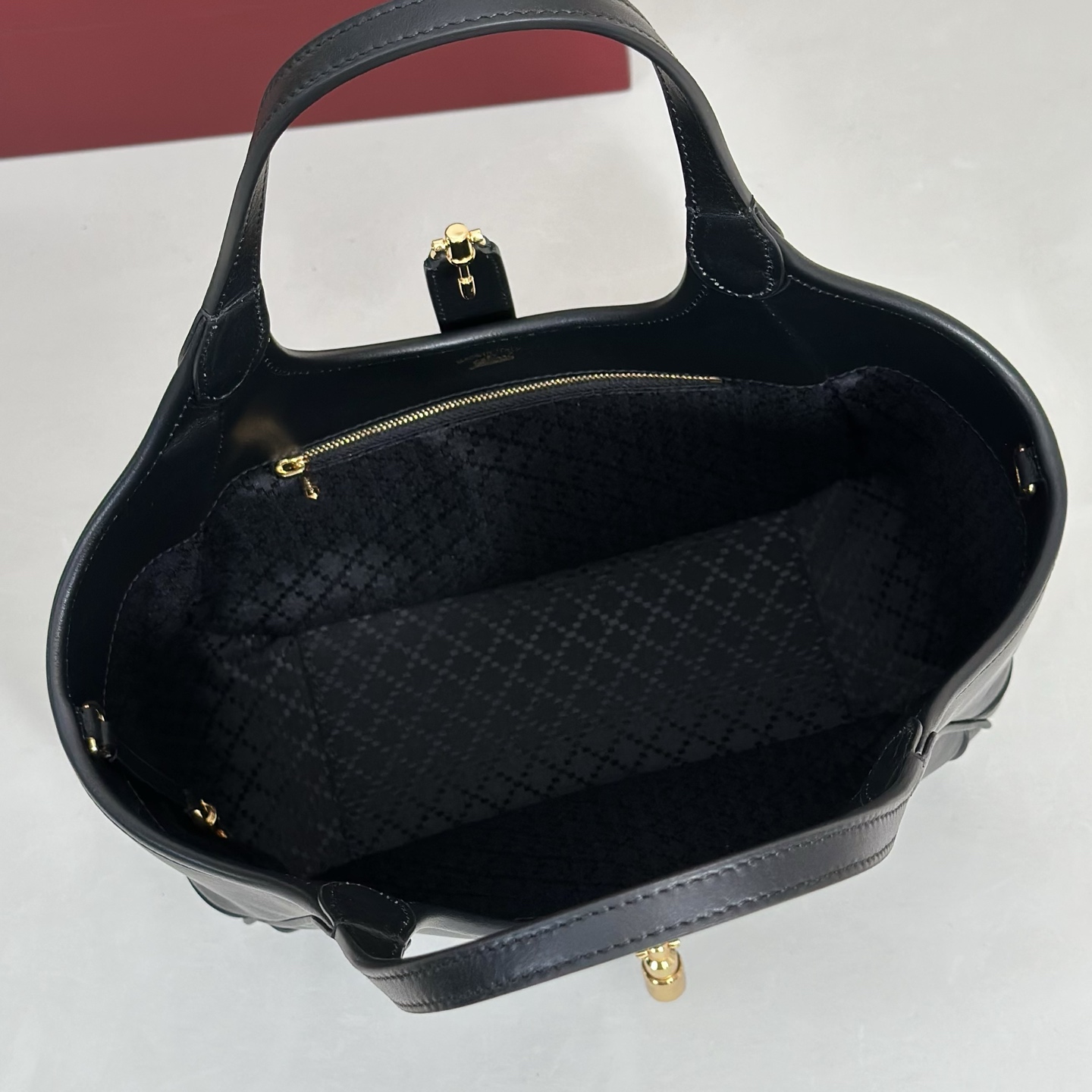 Gucci Style Bag style reference detail image 8 from source 770113