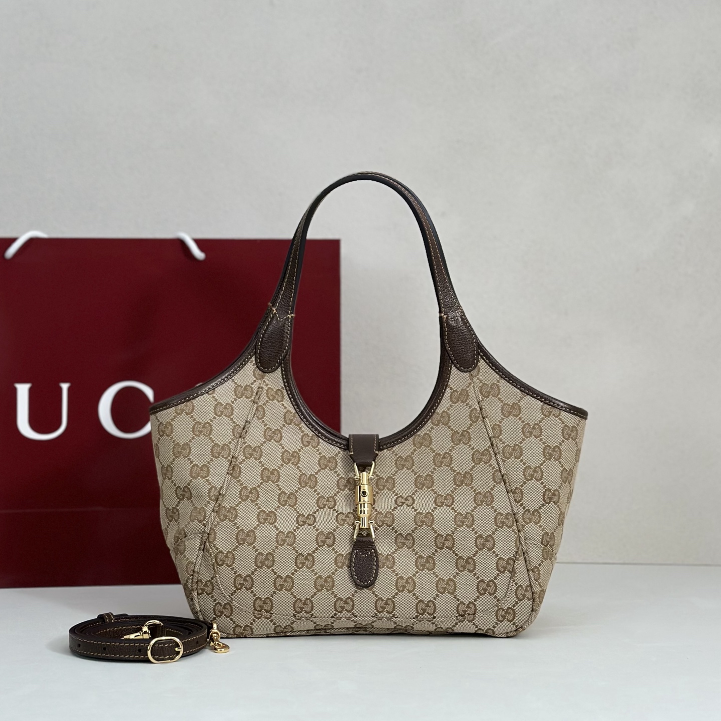 NO:719952,Counter quality, top-quality original goods, real photos!  Model number 866646 apricot cloth/brown leather, size width 26X height 23X side width 11cm, batch, Gucci original leather [price based on quantity]19860909专柜品质,顶级原单货,实物实拍！款号866646杏布/棕皮,尺寸宽26X高23X侧宽11cm,批,古奇原厂皮【跑量价】,Bag