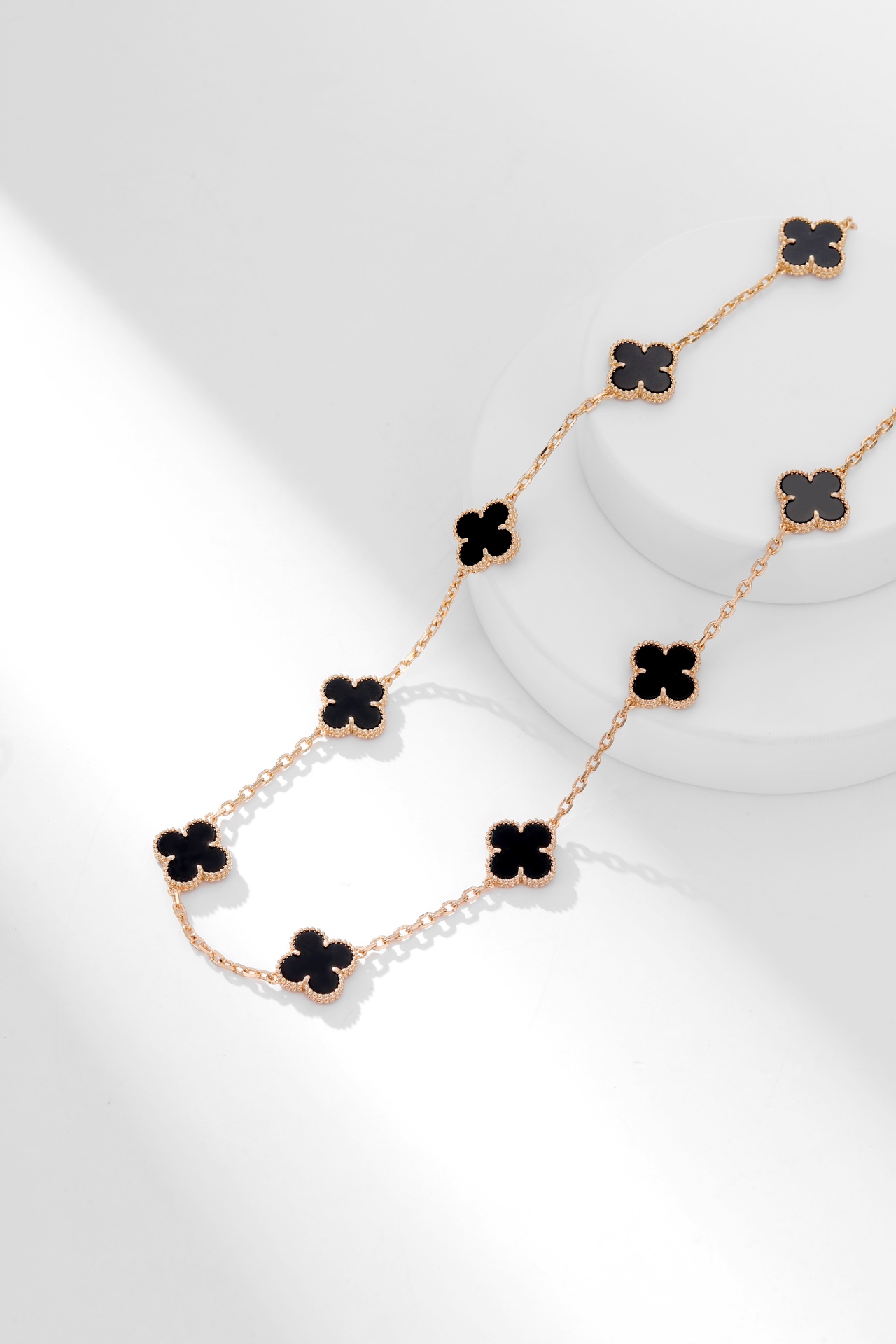 四季都要带的项链 ，二十花黑玛瑙玫瑰金项链Alhumbra Vintage 在单花已经快要街款的时光 进