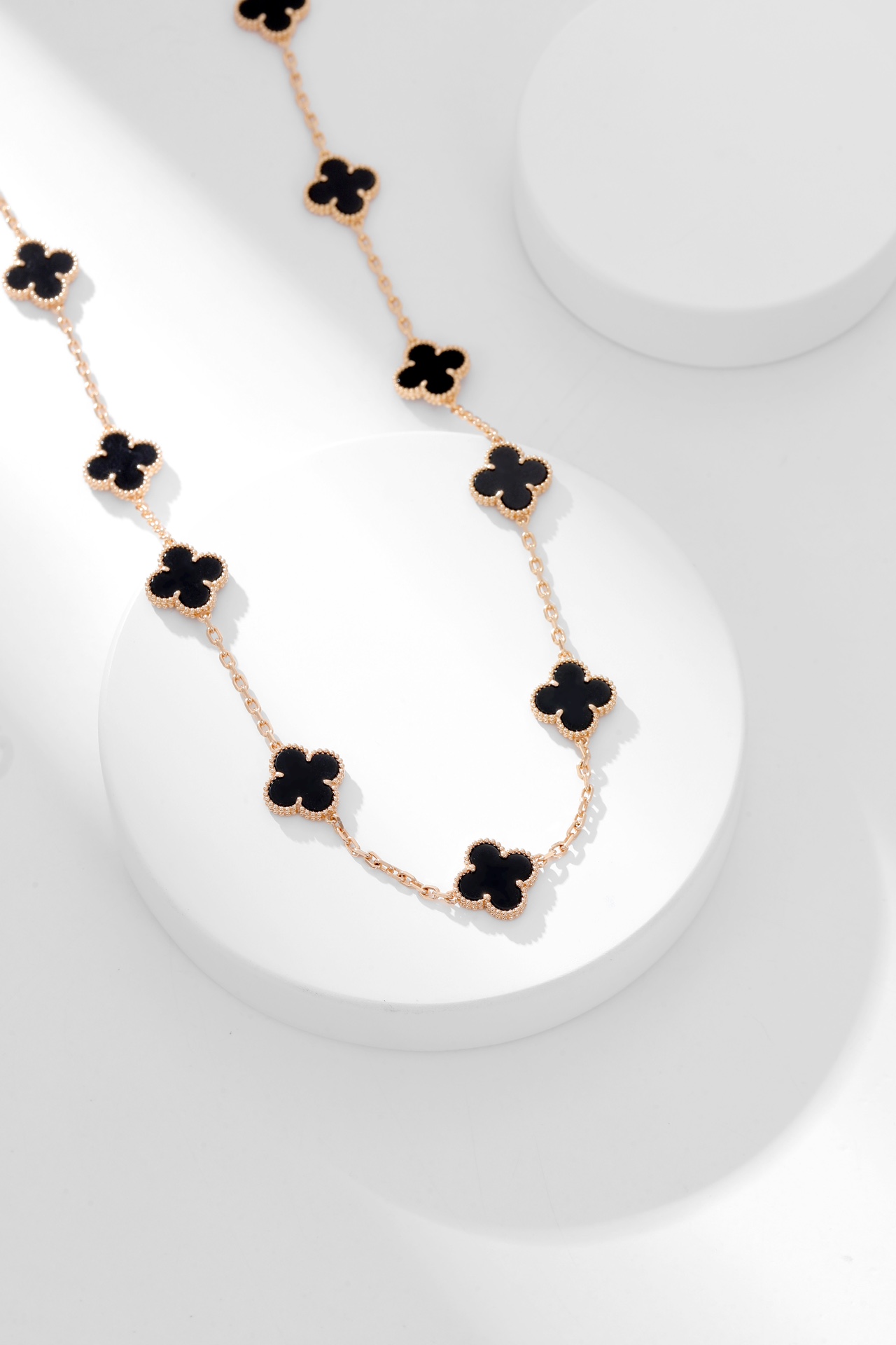 四季都要带的项链 ，二十花黑玛瑙玫瑰金项链Alhumbra Vintage 在单花已经快要街款的时光 进