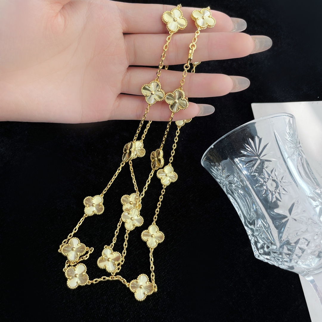 四季都要带的项链 ，二十花雕花黄金色项链Alhumbra Vintage 在单花已经快要街款的时光 进阶