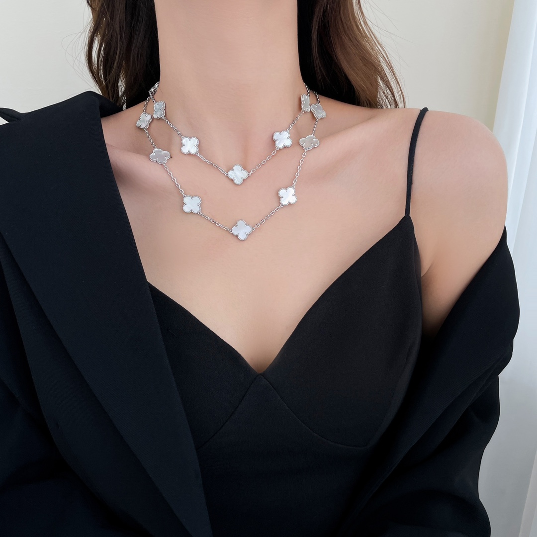 四季都要带的项链 ，二十花白贝母白金色项链Alhumbra Vintage 在单花已经快要街款的时光 进