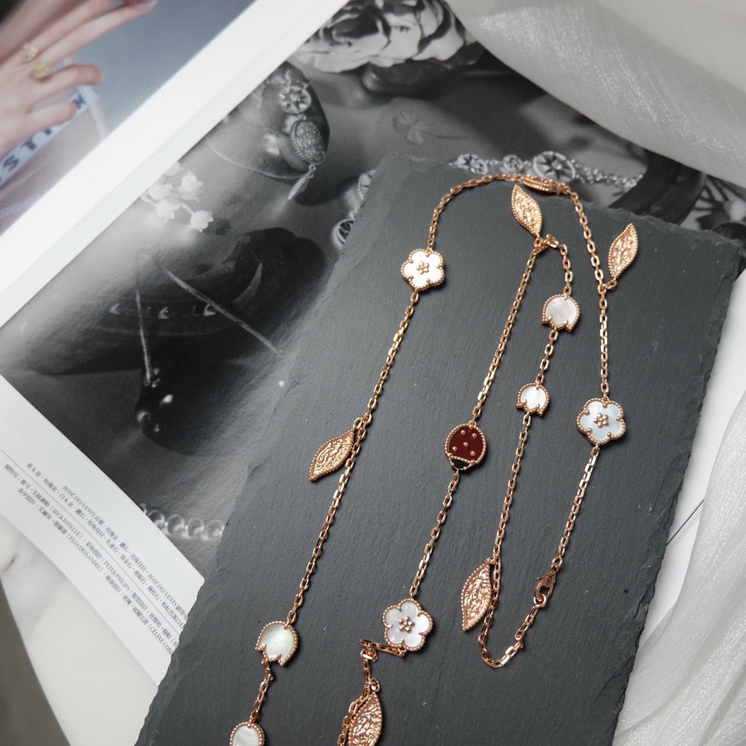 Lucky Spring系列真美吖，以生机盎然之作庆贺春临大地；今年世家推出新作 Lucky Sprin