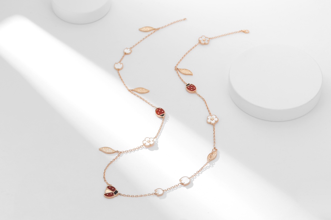 Lucky Spring系列真美吖，以生机盎然之作庆贺春临大地；今年世家推出新作 Lucky Sprin