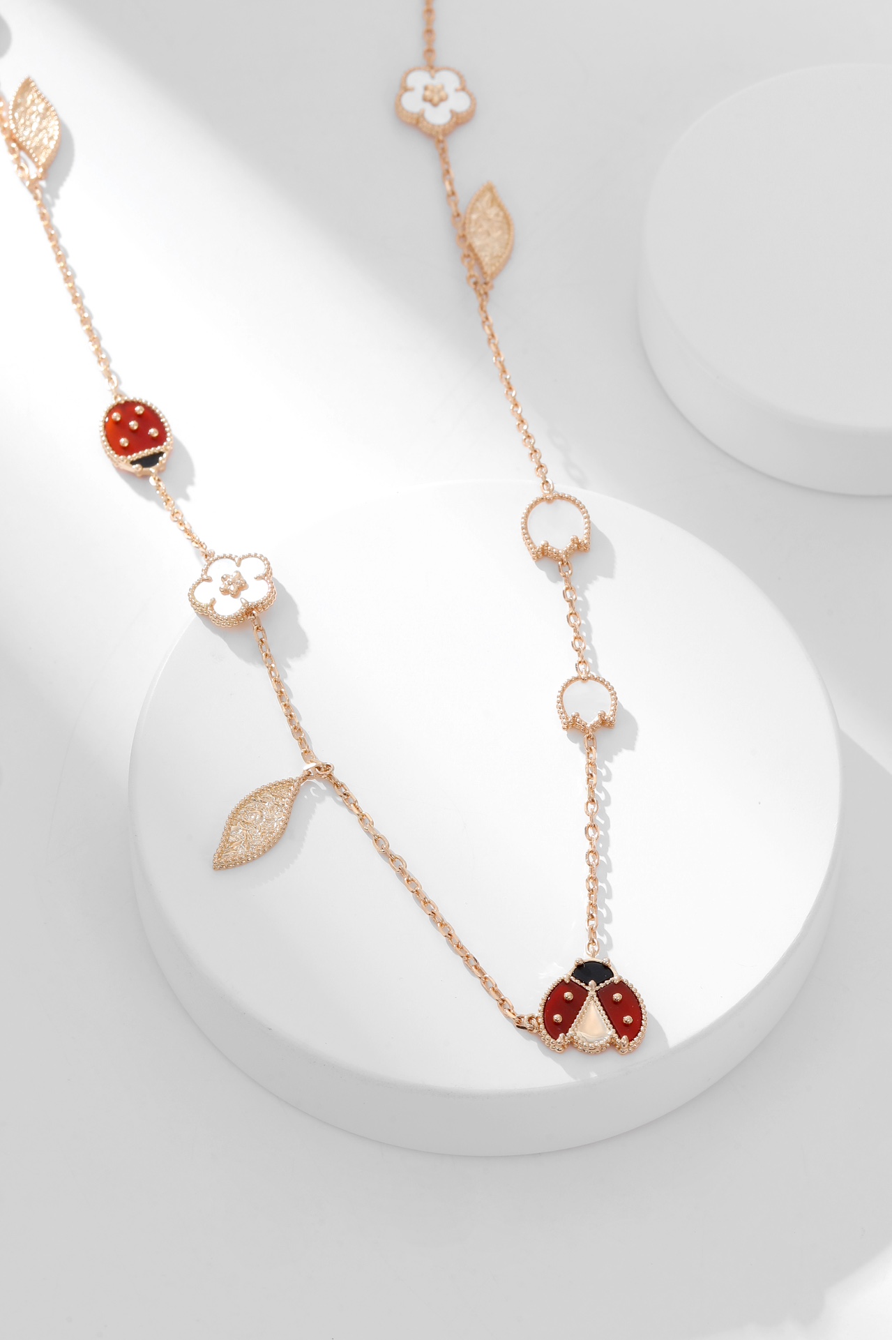 Lucky Spring系列真美吖，以生机盎然之作庆贺春临大地；今年世家推出新作 Lucky Sprin