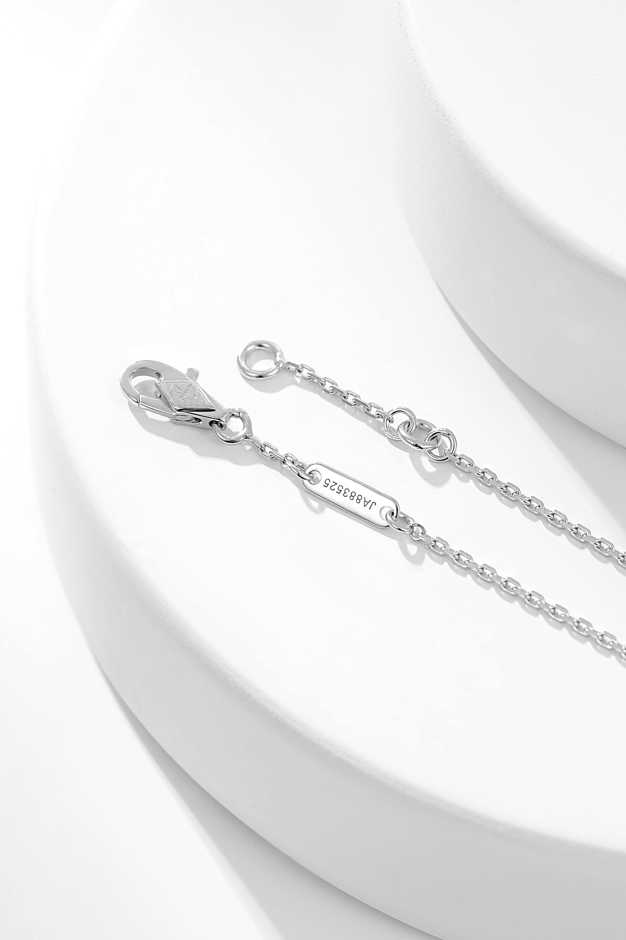 “Stylish Crystal Jewelry Collection: Bracelets, Necklaces, and More with United States Imported Diamond Drills” - 图片 8