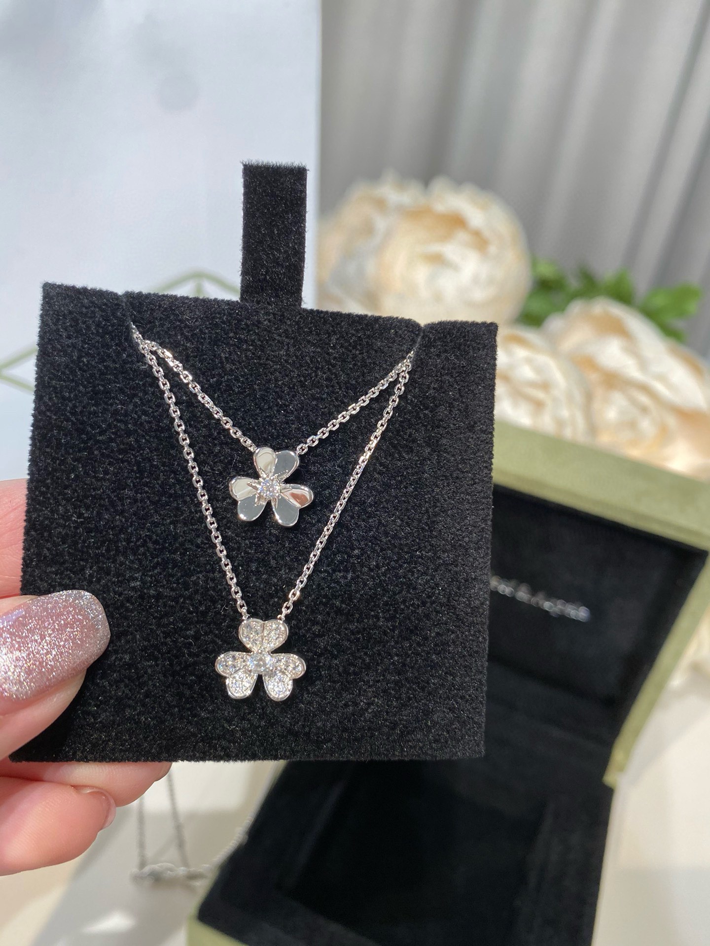 Van Cleef & Arpels vca Frivole吊坠mini项链