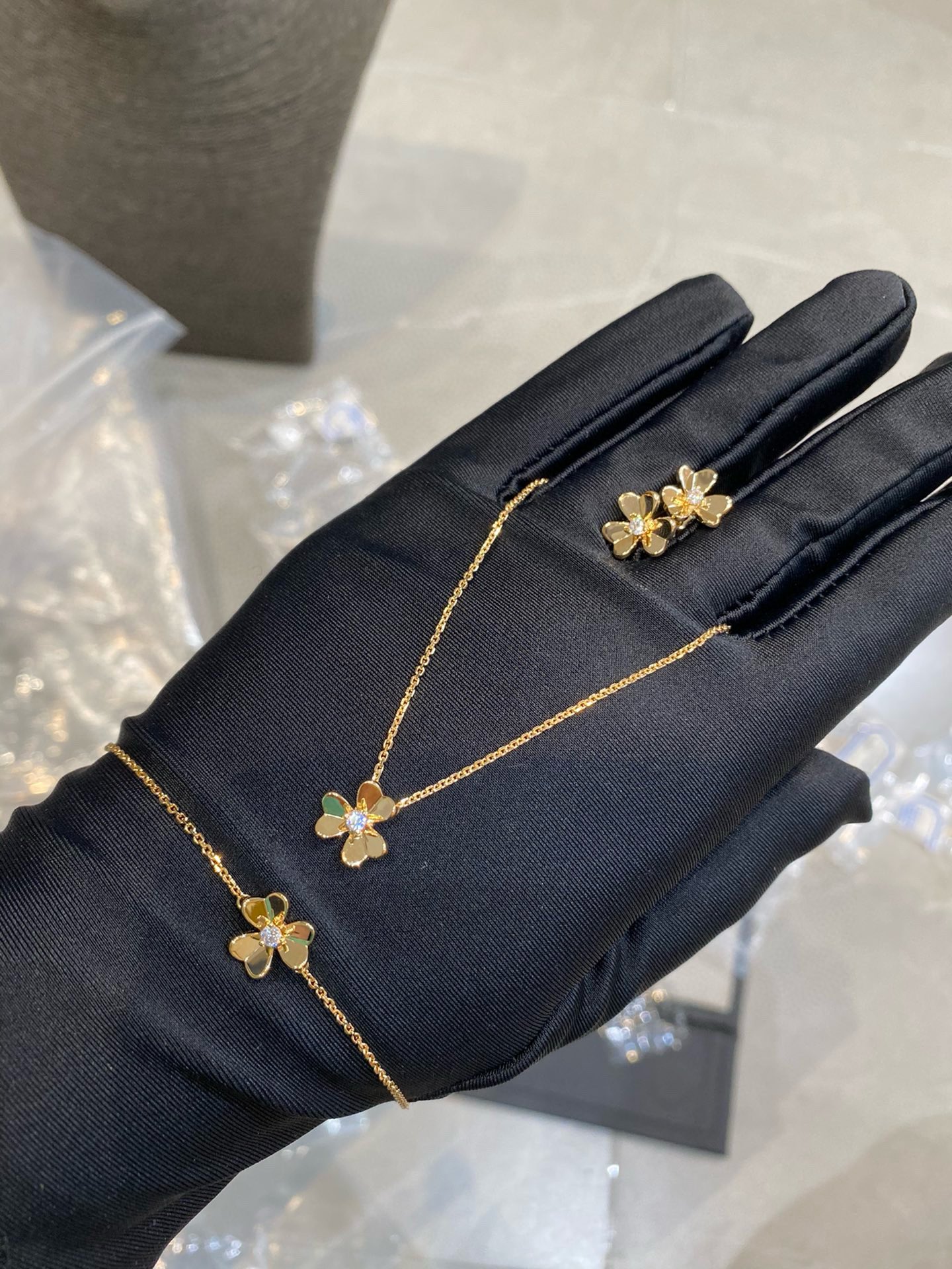 Van Cleef & Arpels vca Frivole吊坠mini项链
