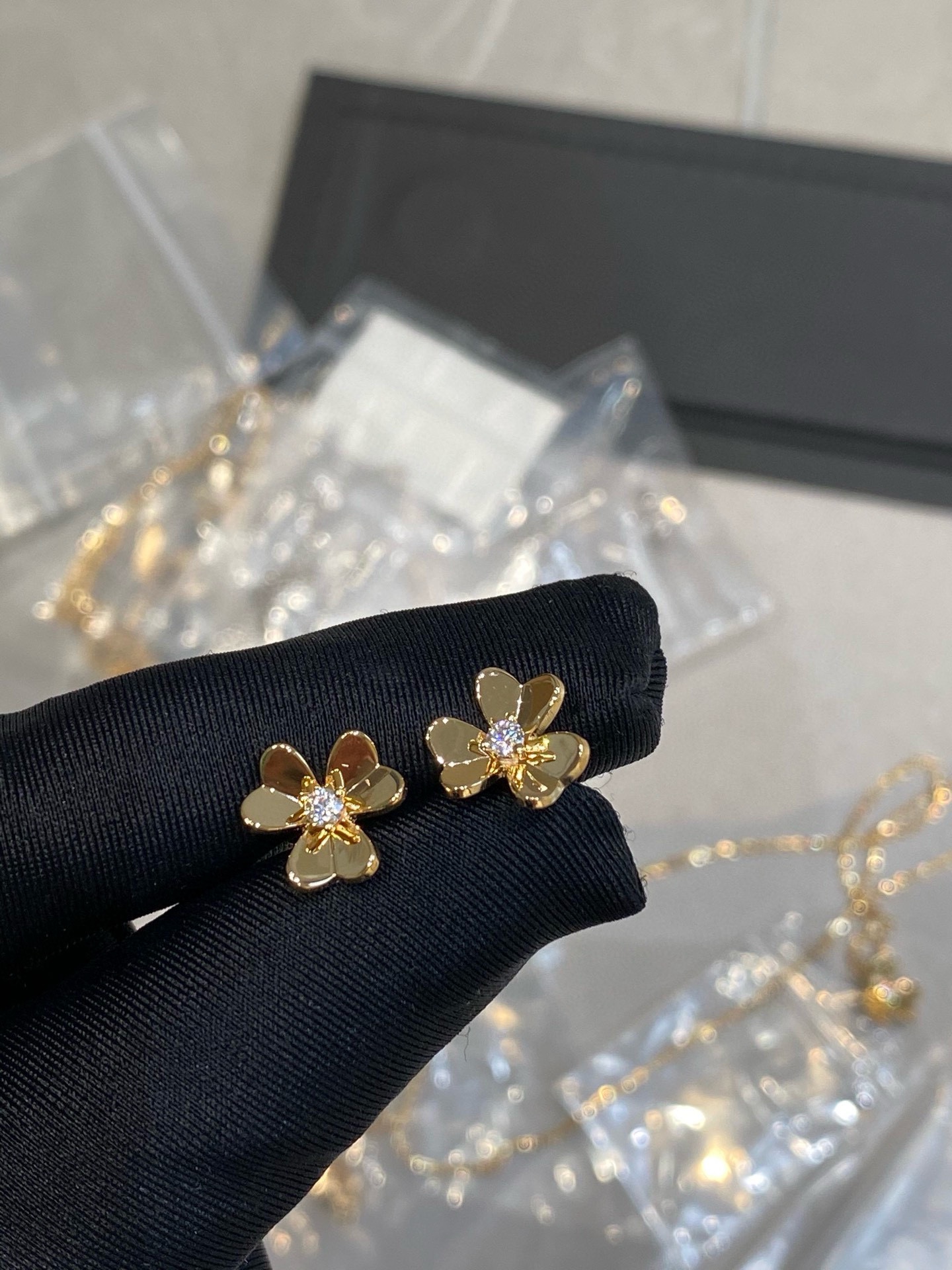 Van Cleef & Arpels vca Frivole吊坠mini项链