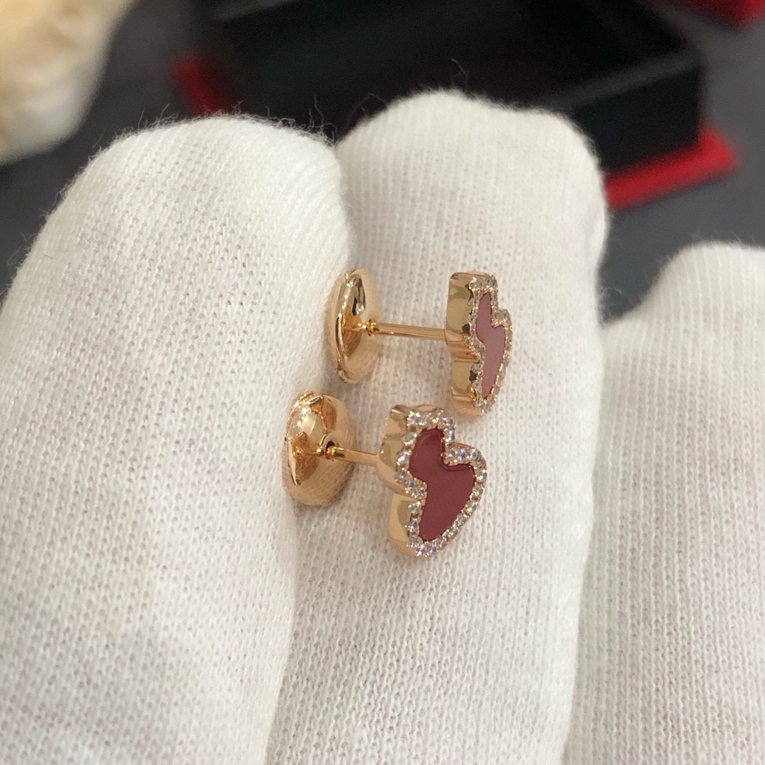 
“鸿运当头 福禄双全”愛心麒麟中国元素葫芦耳钉
与大号耳钉不同，mini版搭配的是卡位耳堵。
真喜欢😘