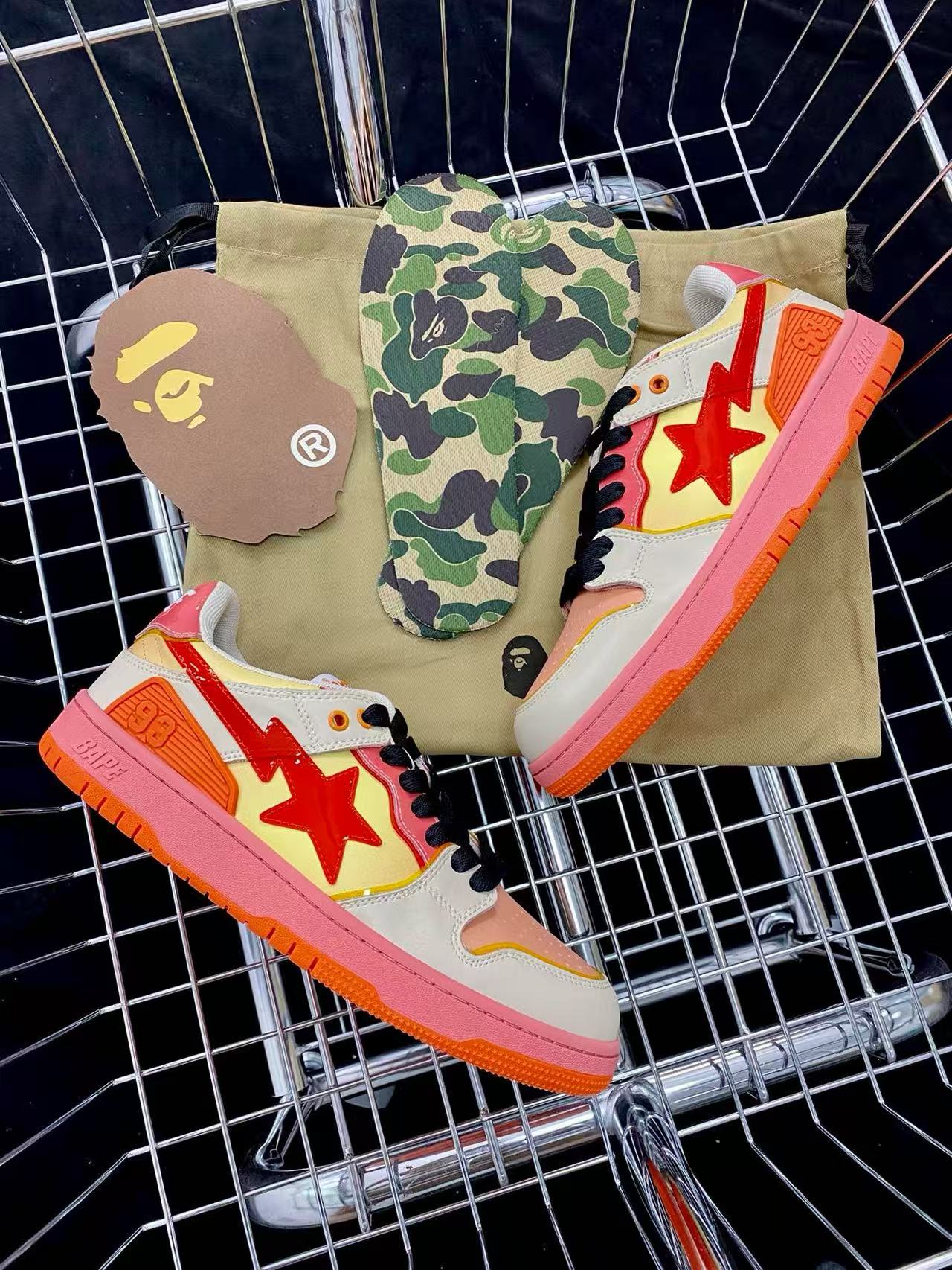 纯原福利特价  
Bape Sta To Low 明星同款 猿人头低帮运动休闲板鞋 全套原纸板楦头开发 