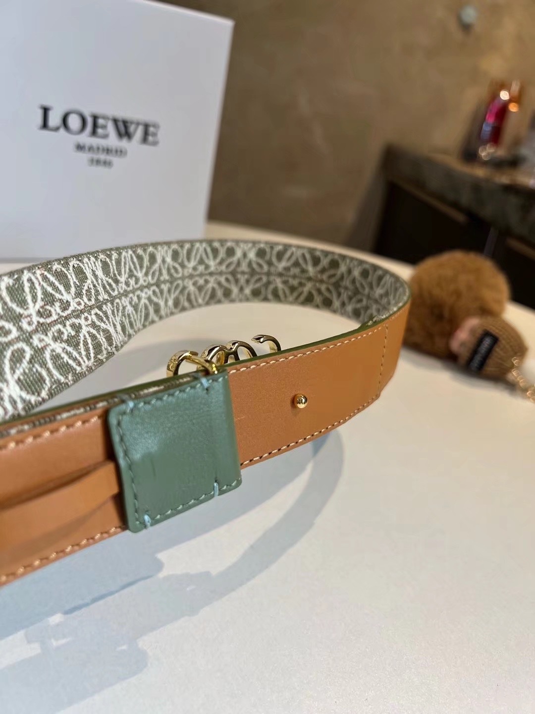 Loewe 代购级 腰带推荐—LOEVE罗意威新款logo提花女士腰带 提花面料经过独特的工艺织造后