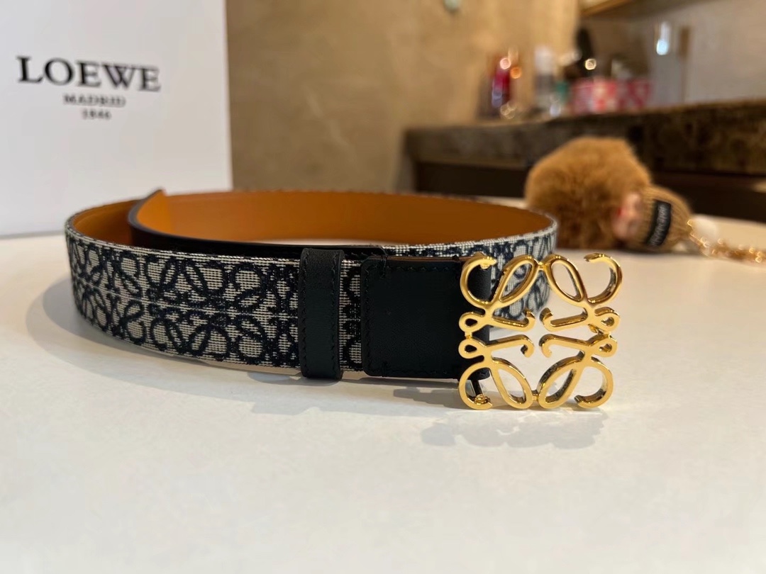 Loewe 代购级 腰带推荐—LOEVE罗意威新款logo提花女士腰带 提花面料经过独特的工艺织造后