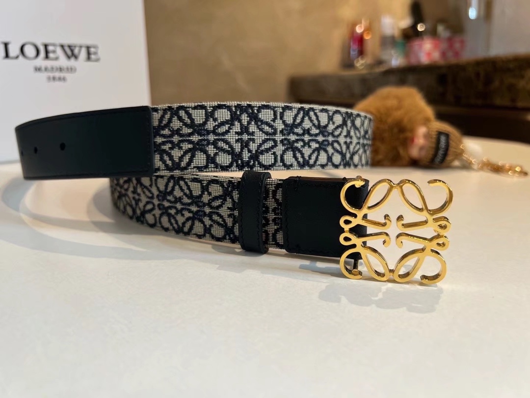 Loewe 代购级 腰带推荐—LOEVE罗意威新款logo提花女士腰带 提花面料经过独特的工艺织造后