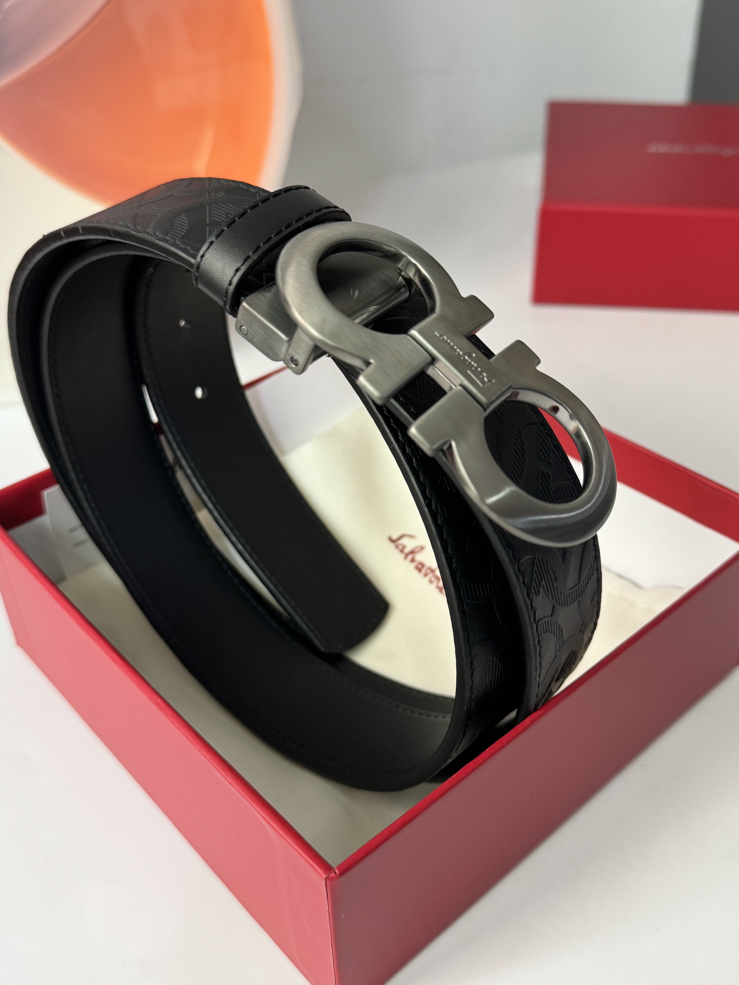 Ferragamo 代购级 菲拉格慕 各位男士选菲拉格慕的理由很简单 首先寓意特别好 咱们中国人都喜欢8象征着发