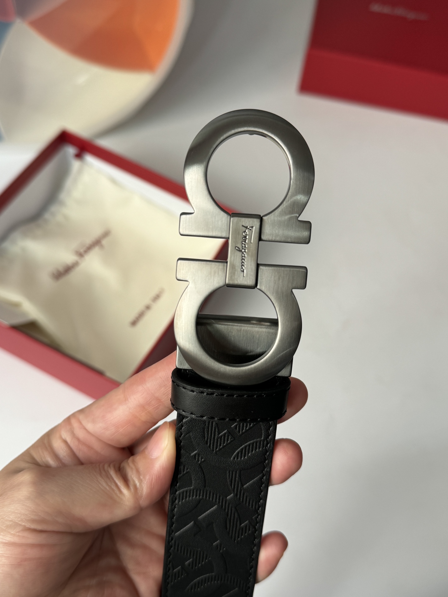 Ferragamo 代购级 菲拉格慕 各位男士选菲拉格慕的理由很简单 首先寓意特别好 咱们中国人都喜欢8象征着发