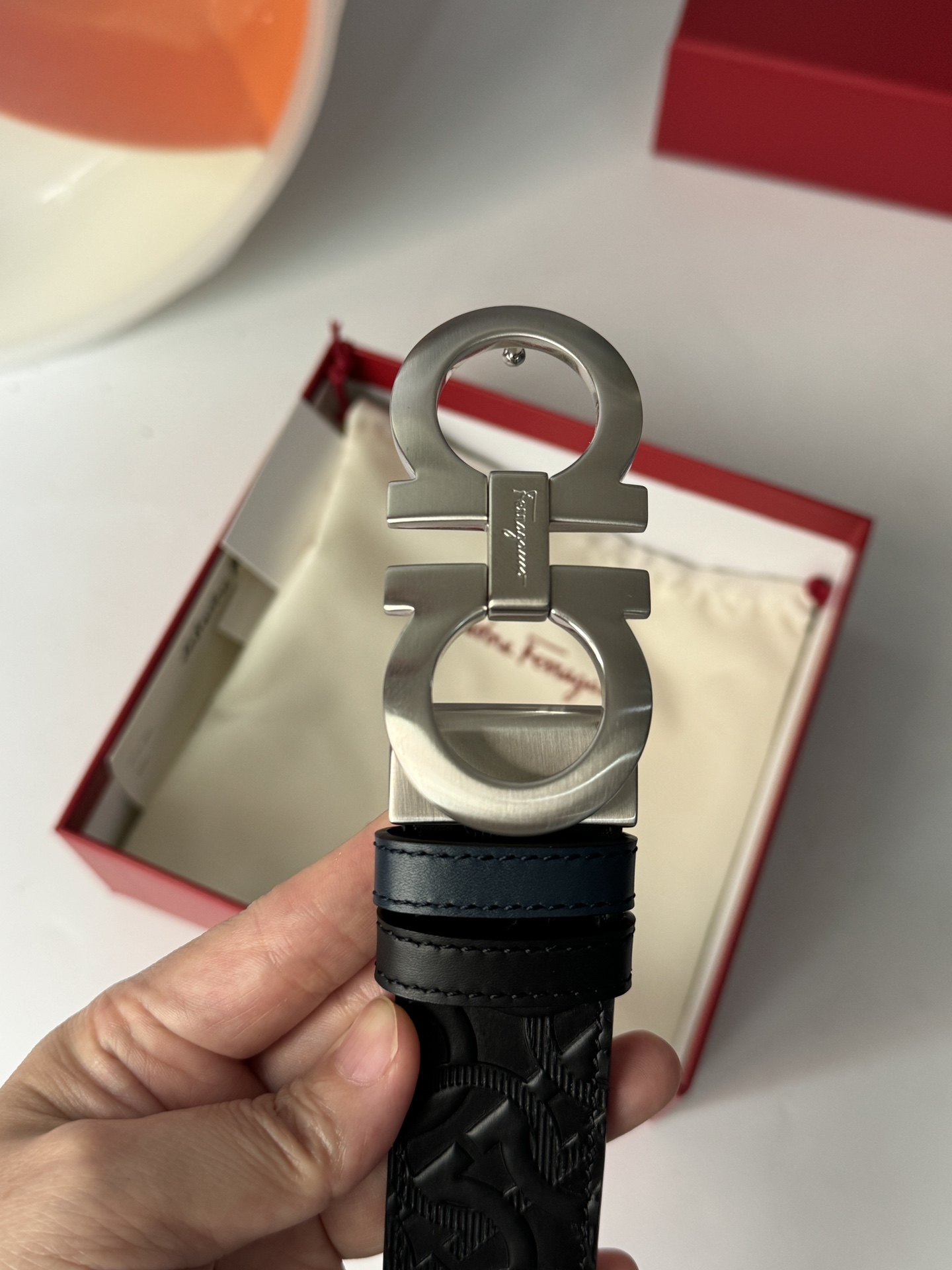 Ferragamo 代购级 菲拉格慕 各位男士选菲拉格慕的理由很简单 首先寓意特别好 咱们中国人都喜欢8象征着发