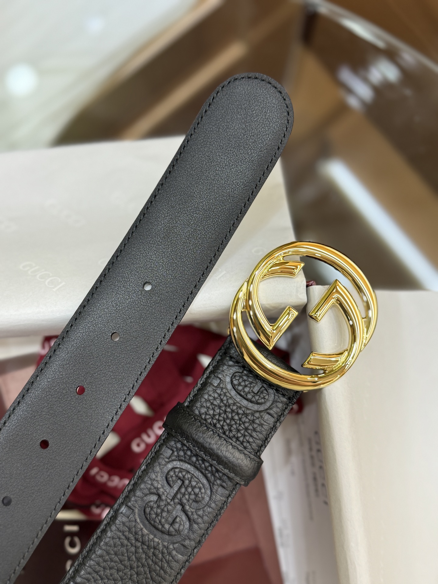 “GG 4.0 cm Fire Belt: Classic Style for Sophisticated Men with Gold Buttons and Imported Details” - 图片 4