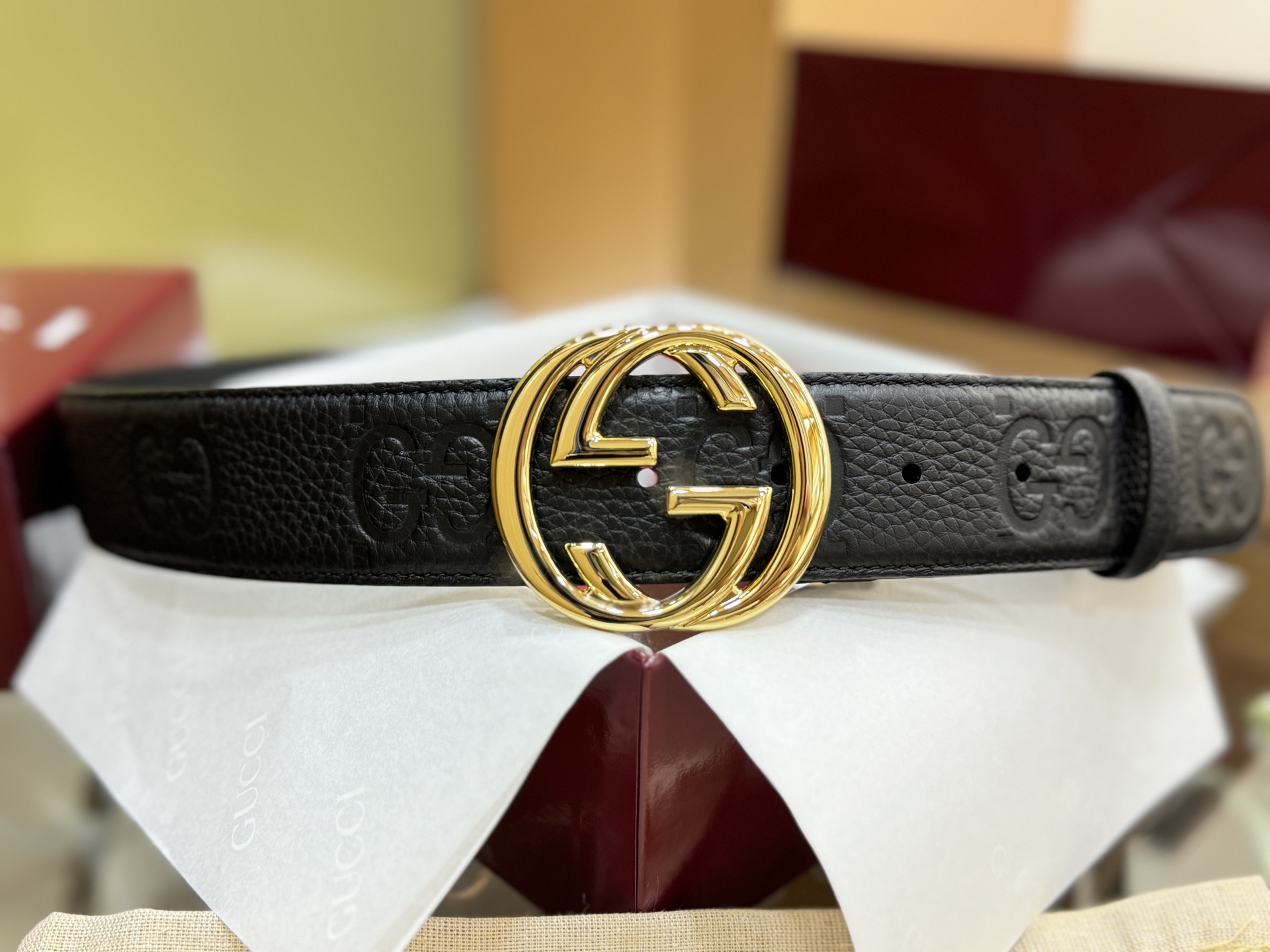 “GG 4.0 cm Fire Belt: Classic Style for Sophisticated Men with Gold Buttons and Imported Details” - 图片 5