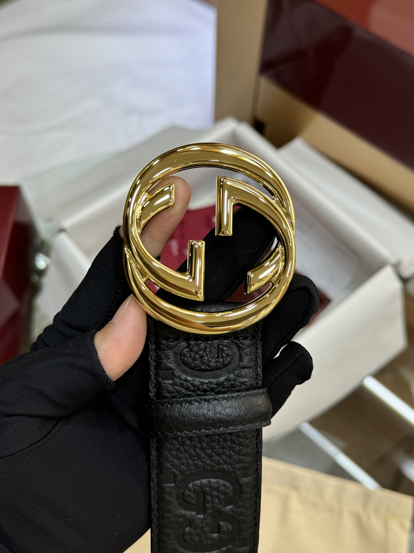 “GG 4.0 cm Fire Belt: Classic Style for Sophisticated Men with Gold Buttons and Imported Details” - 图片 1