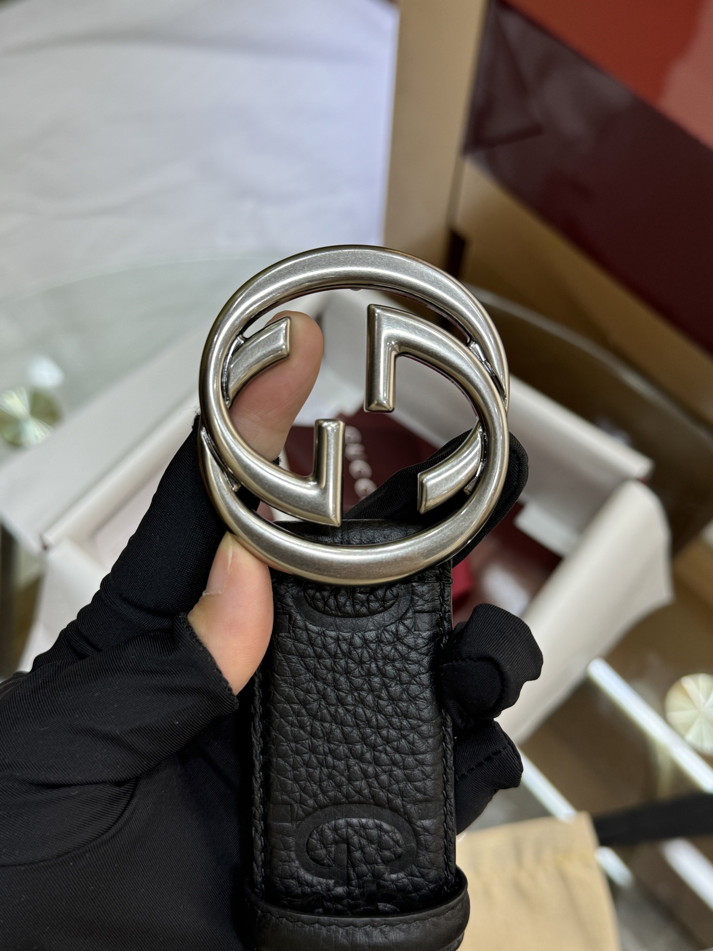 “GG 4.0 cm Fire Belt: Classic High-Class Men’s Fashion with Gold Buttons and Detailed Design” - 图片 1