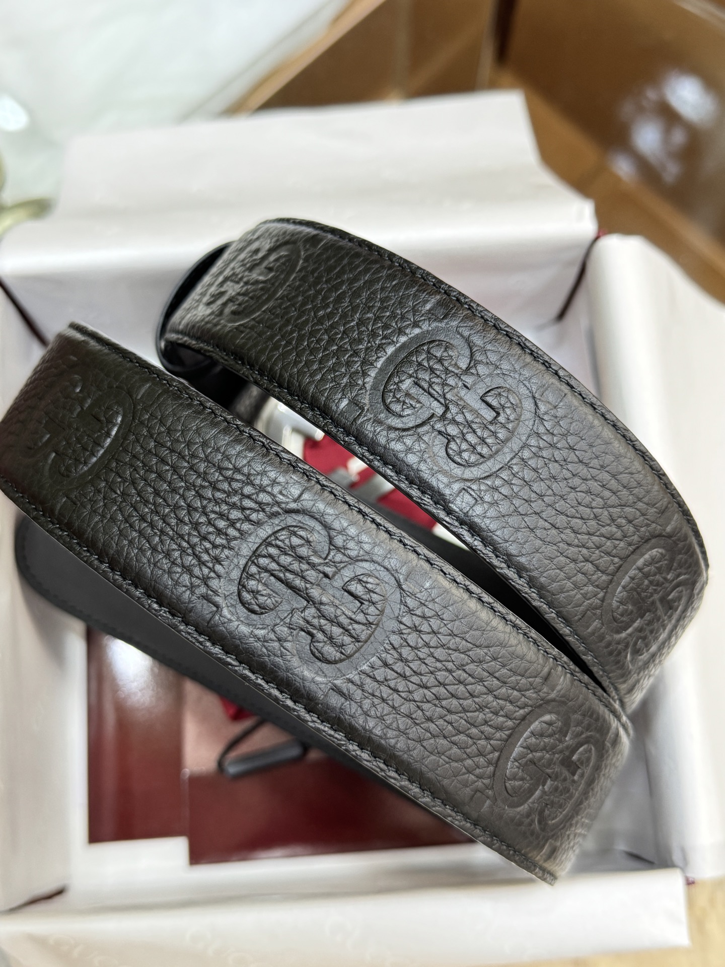 “GG 4.0 cm Fire Belt: Classic High-Class Men’s Fashion with Gold Buttons and Detailed Design” - 图片 8
