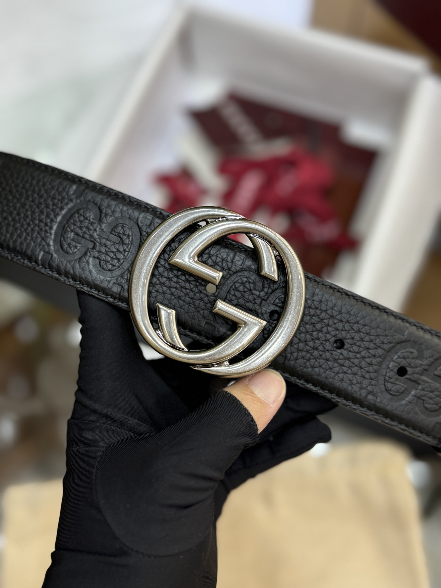 “GG 4.0 cm Fire Belt: Classic High-Class Men’s Fashion with Gold Buttons and Detailed Design” - 图片 3