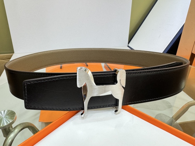 Togo Calfskin Reversible Belt with Horse Buckle, 3.8mm Wide, Elegant Accessory 1 Togo Calfskin Reversible Belt with Horse Buckle, 3.8mm Wide, Elegant Accessory