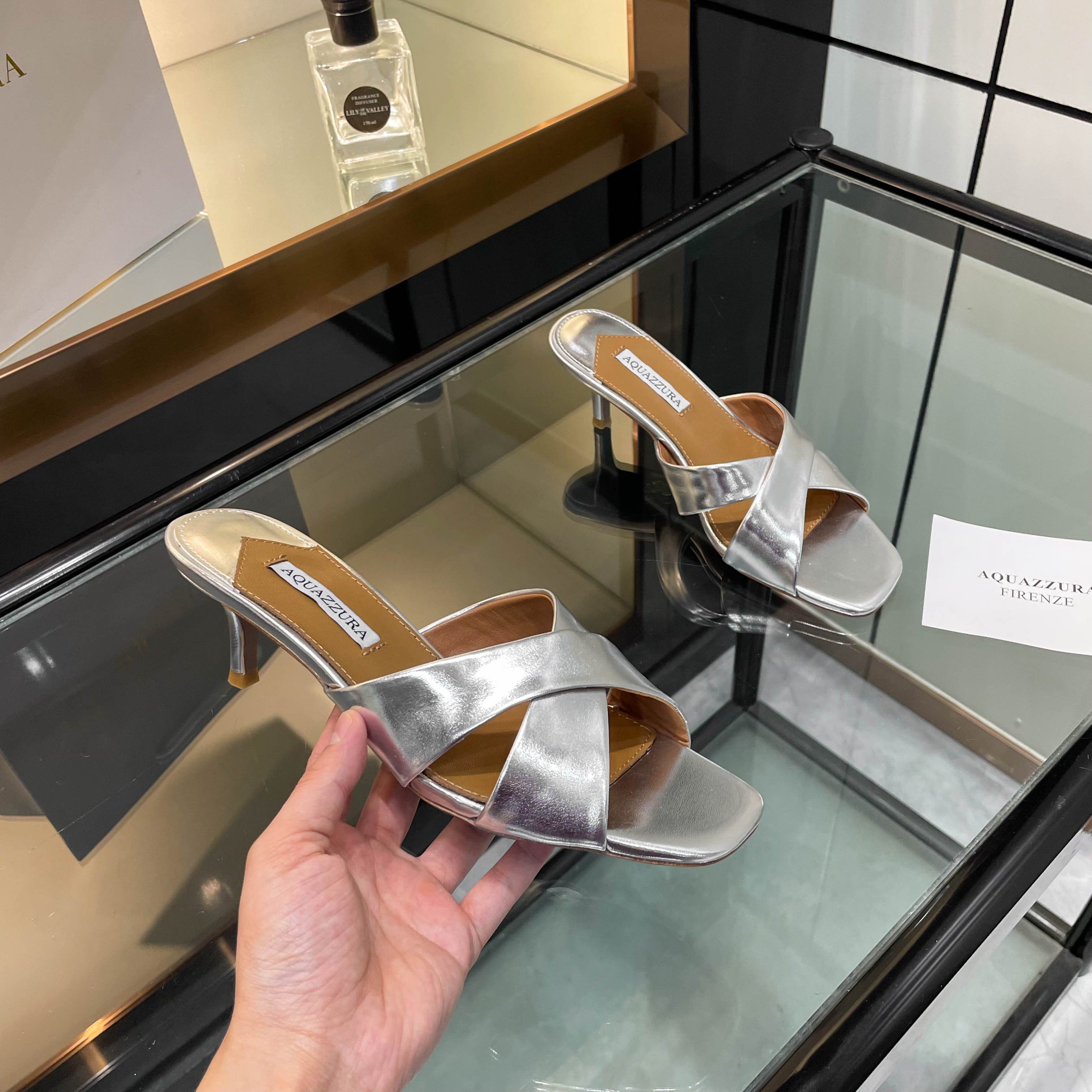 [Aquazzura] New Cross-Laced Slippers for Comfortable Walking, Silk & Italian Leather, $675 - 图片 1