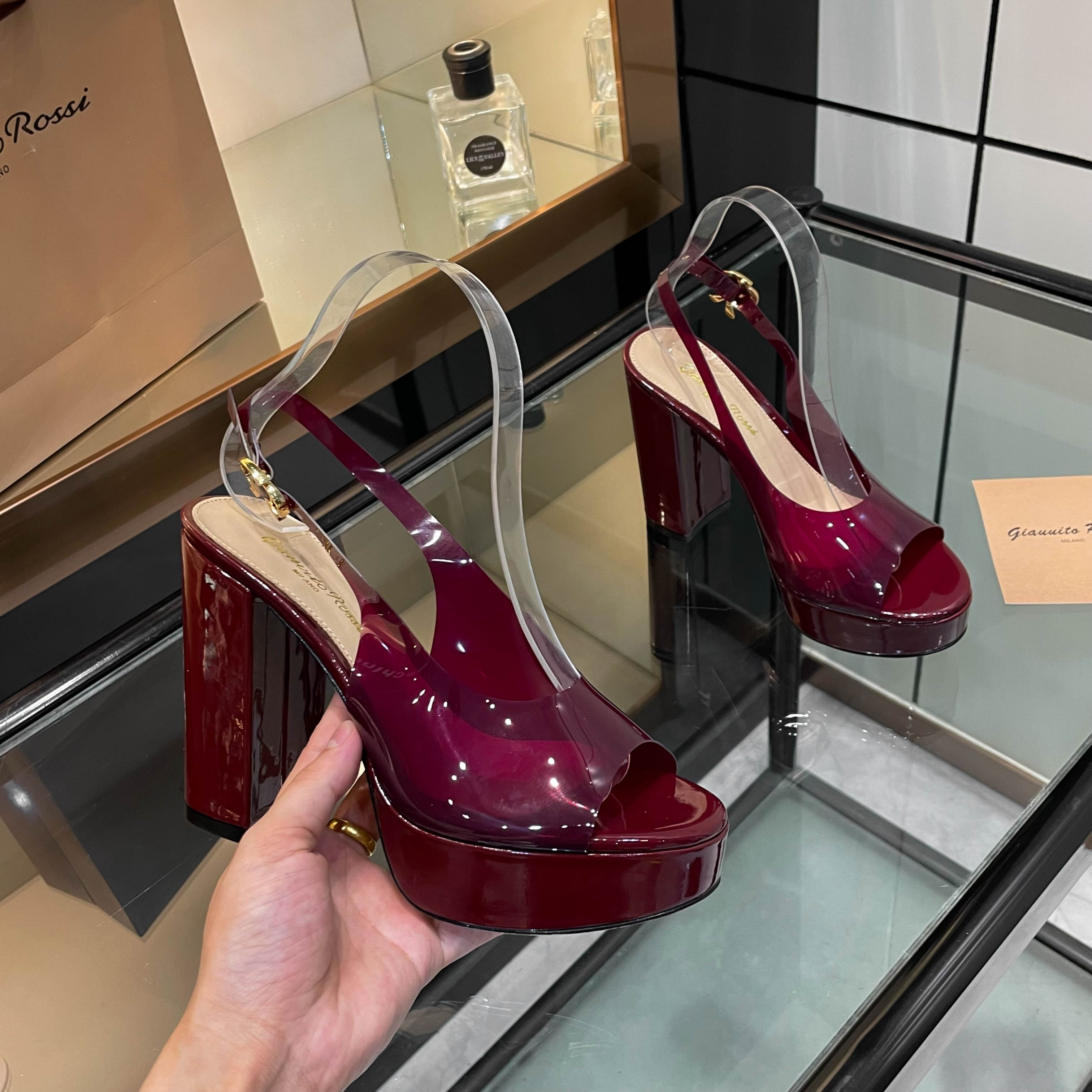 Gianvito Rossi Sandales à Plateforme en PVC Bordeau, Élégance et Confort
