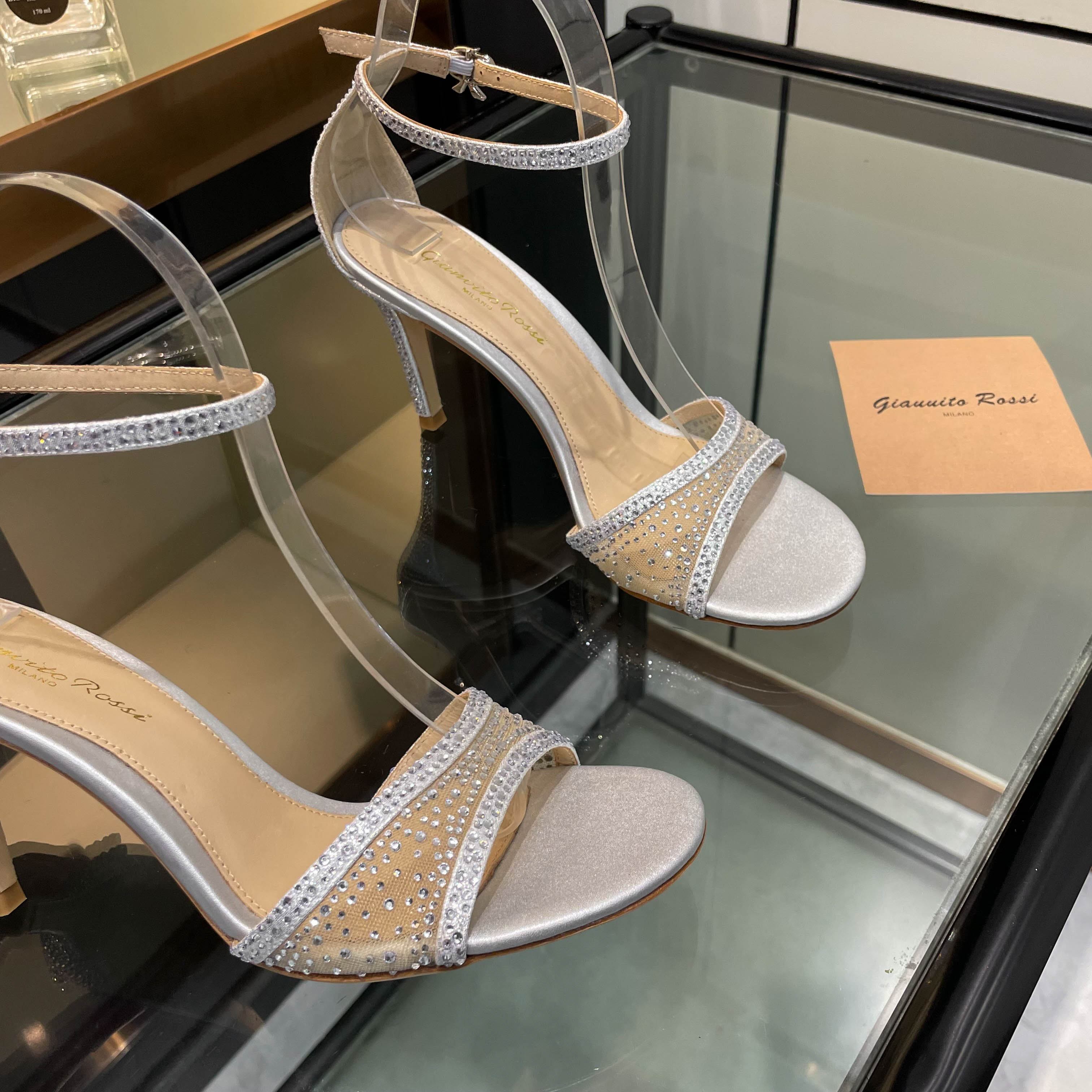 “High-Heel Sandals: Fairy Tale Design, Glamorous Water, and Luxury – Full Package Included” - 图片 5