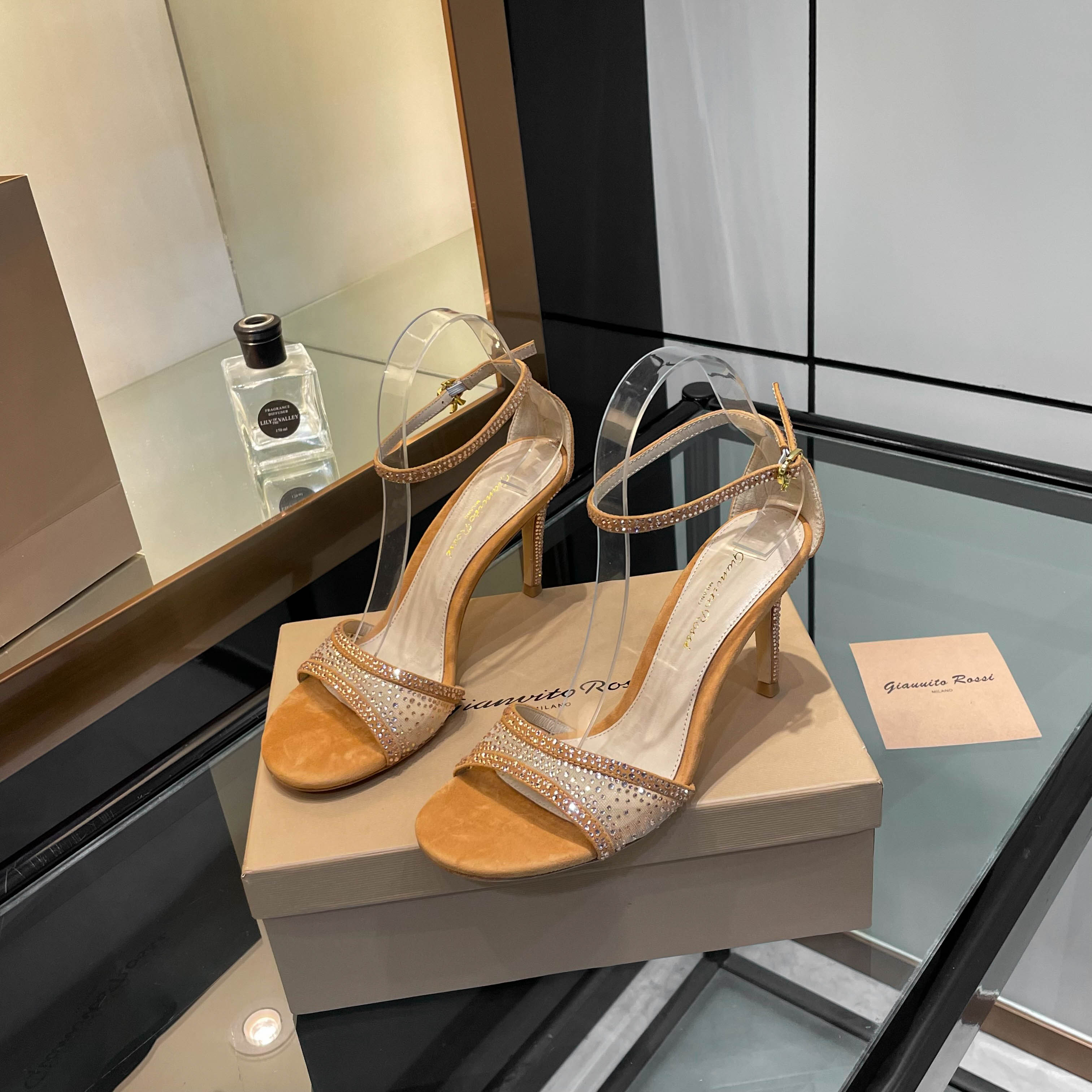 Title: “High-Heel Fairy Tale Sandals by Zhushwarocchi – Luxurious Design with Starry Glamour” Summary: Zhushwarocchi’s high-heel sandals offer - 图片 8