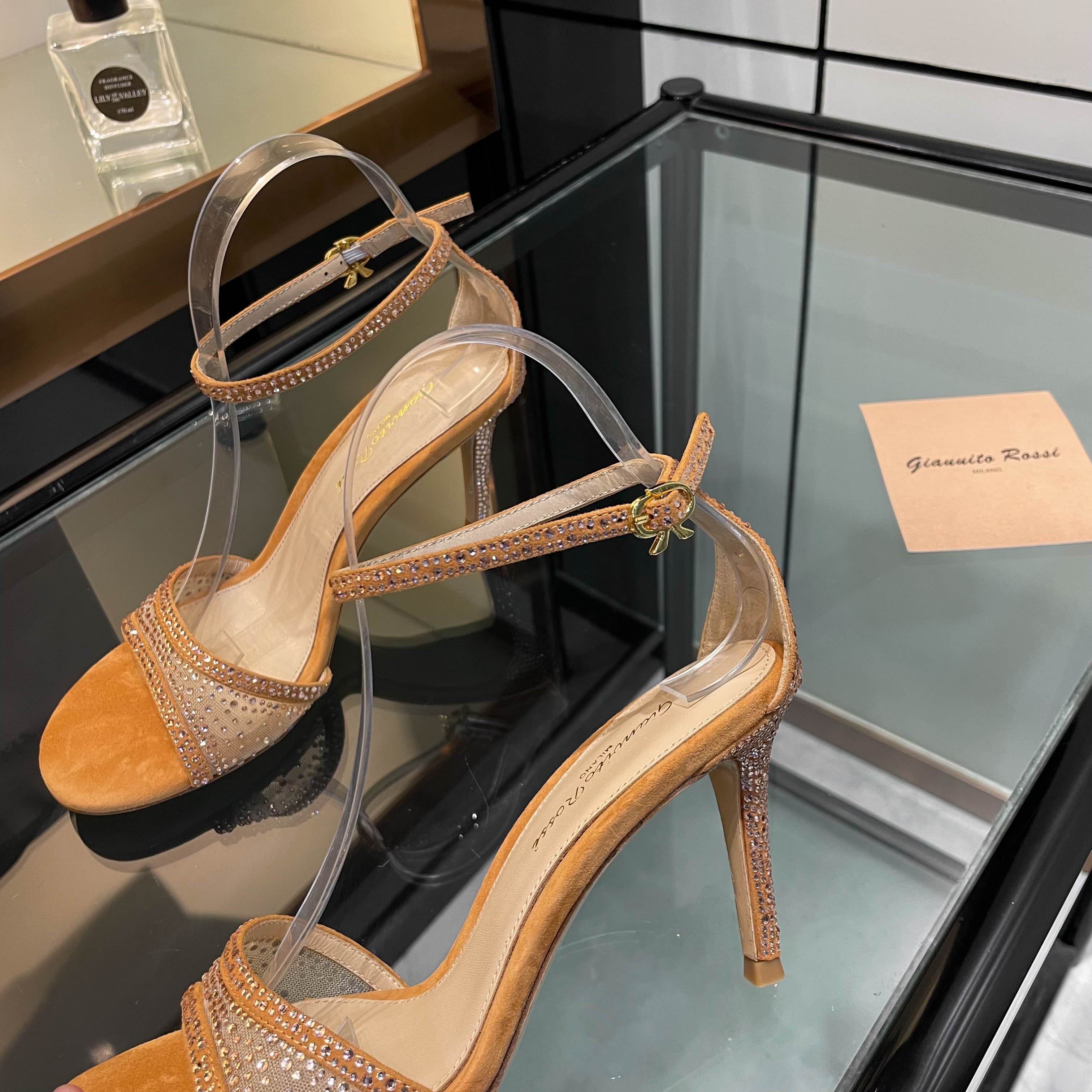 Title: “High-Heel Fairy Tale Sandals by Zhushwarocchi – Luxurious Design with Starry Glamour” Summary: Zhushwarocchi’s high-heel sandals offer - 图片 3