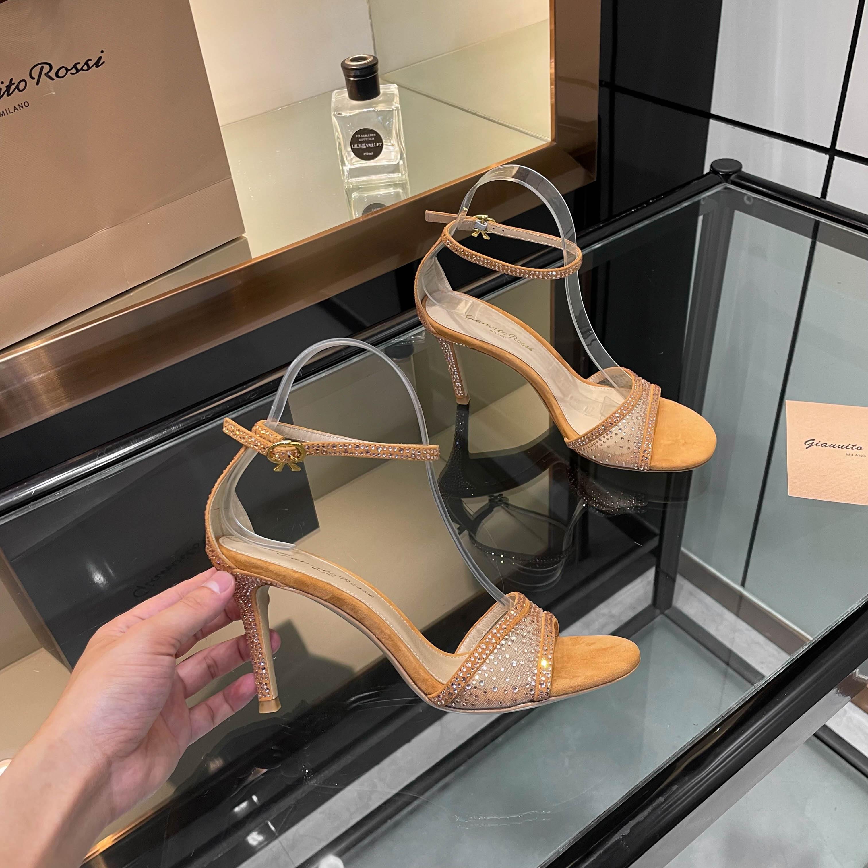 Title: “High-Heel Fairy Tale Sandals by Zhushwarocchi – Luxurious Design with Starry Glamour” Summary: Zhushwarocchi’s high-heel sandals offer - 图片 6