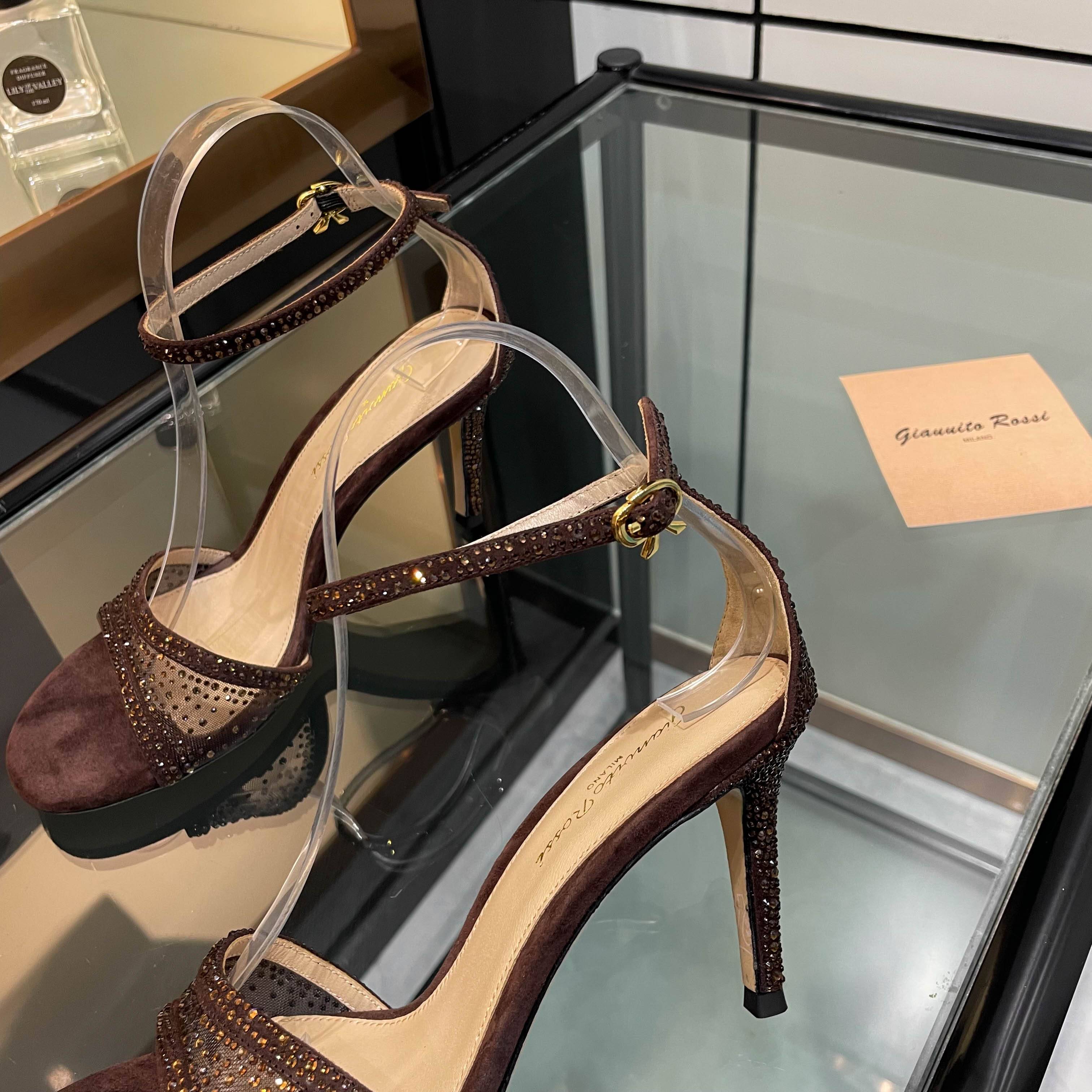 “High-Heel Sandals: Fairy Tale Glamour with Pointy Design for Grace and Luxury” - 图片 4