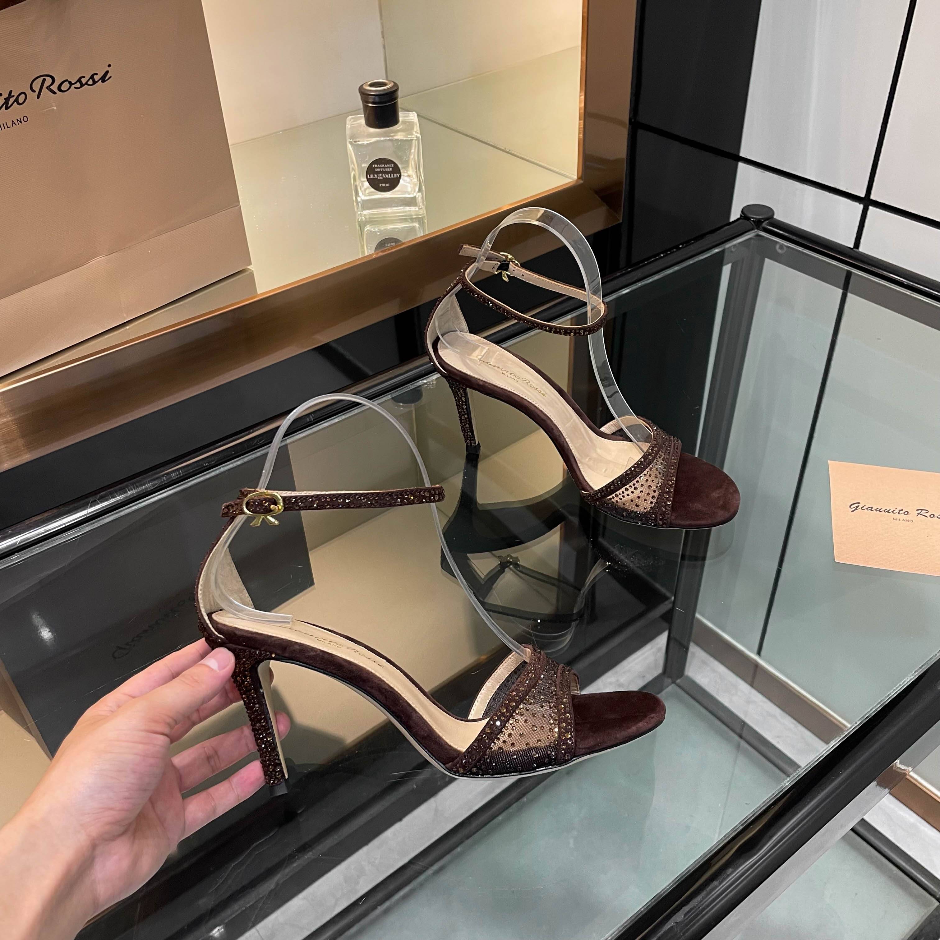 “High-Heel Sandals: Fairy Tale Glamour with Pointy Design for Grace and Luxury” - 图片 6