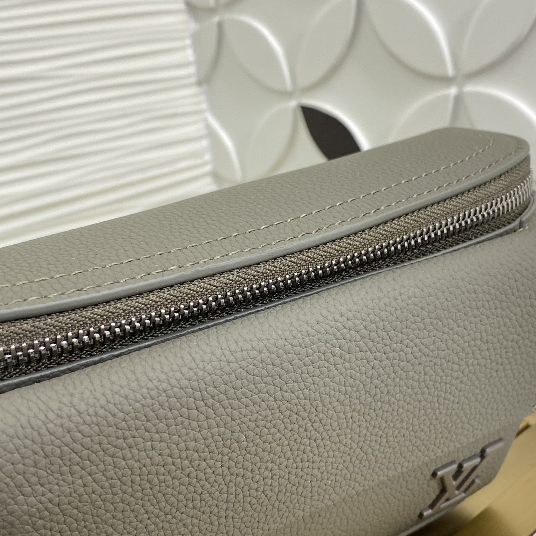 Louis Vuitton M83563 Grey crossbody shoulder
