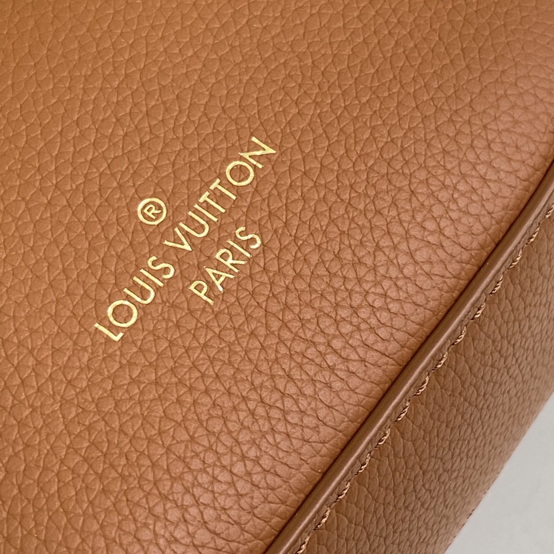 Louis Vuitton M11429 everyday
