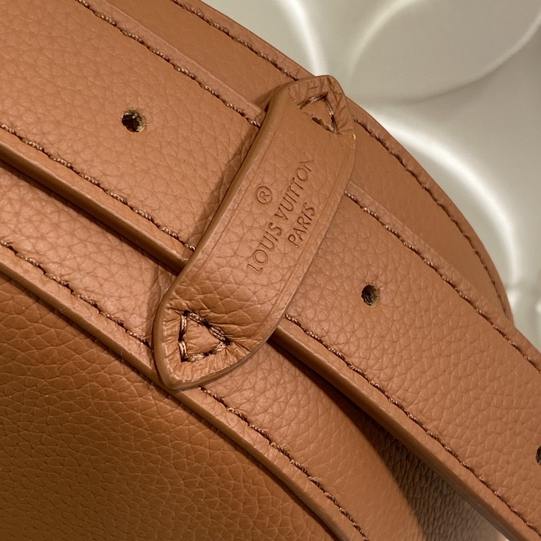 Louis Vuitton M11429 everyday