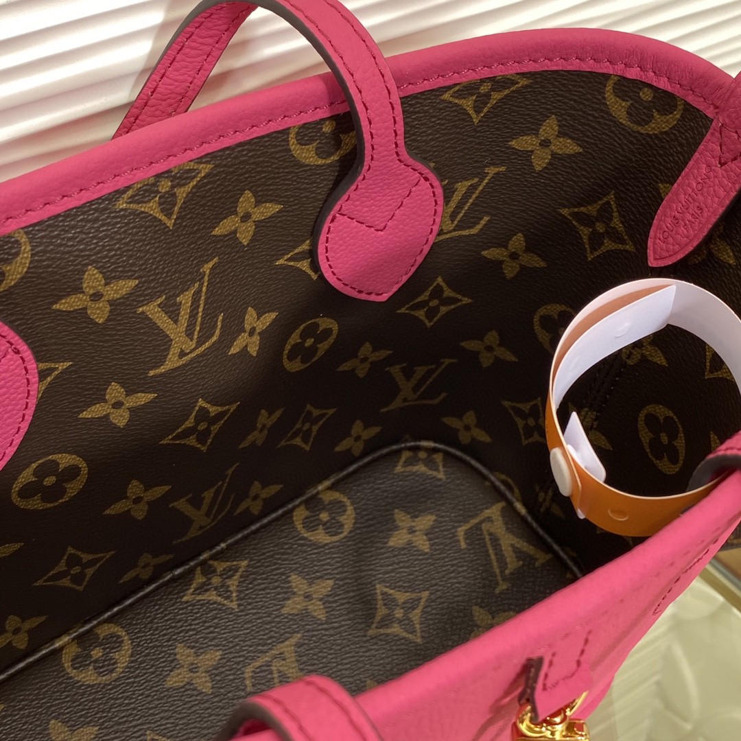 Louis Vuitton Neverfull Bandouli re Inside Out BB Pink BB crossbody everyday