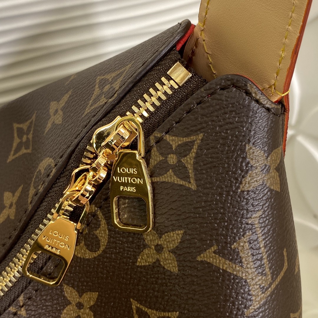 Louis Vuitton M11952 Monogram shoulder
