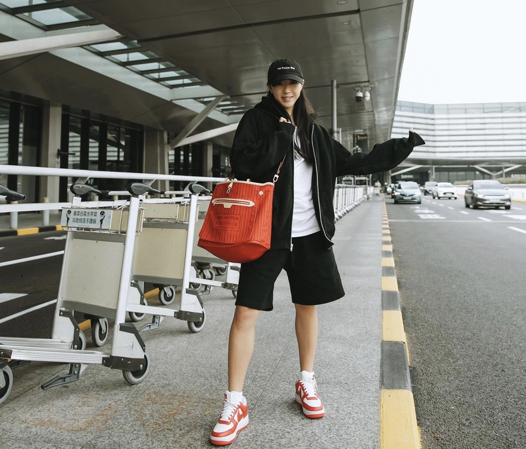 Louis Vuitton Neverfull Red tote everyday