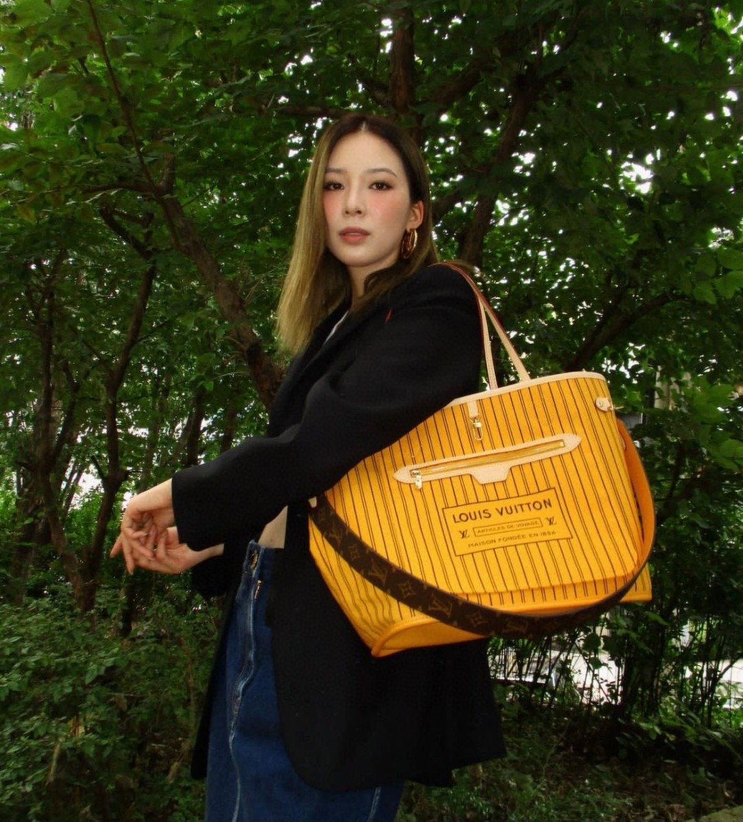 Louis Vuitton Neverfull Monogram Canvas tote everyday