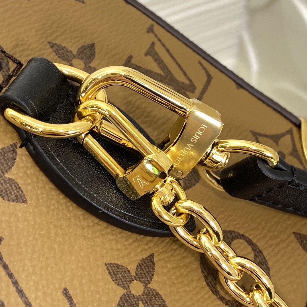 Louis Vuitton M13146 Monogram crossbody everyday