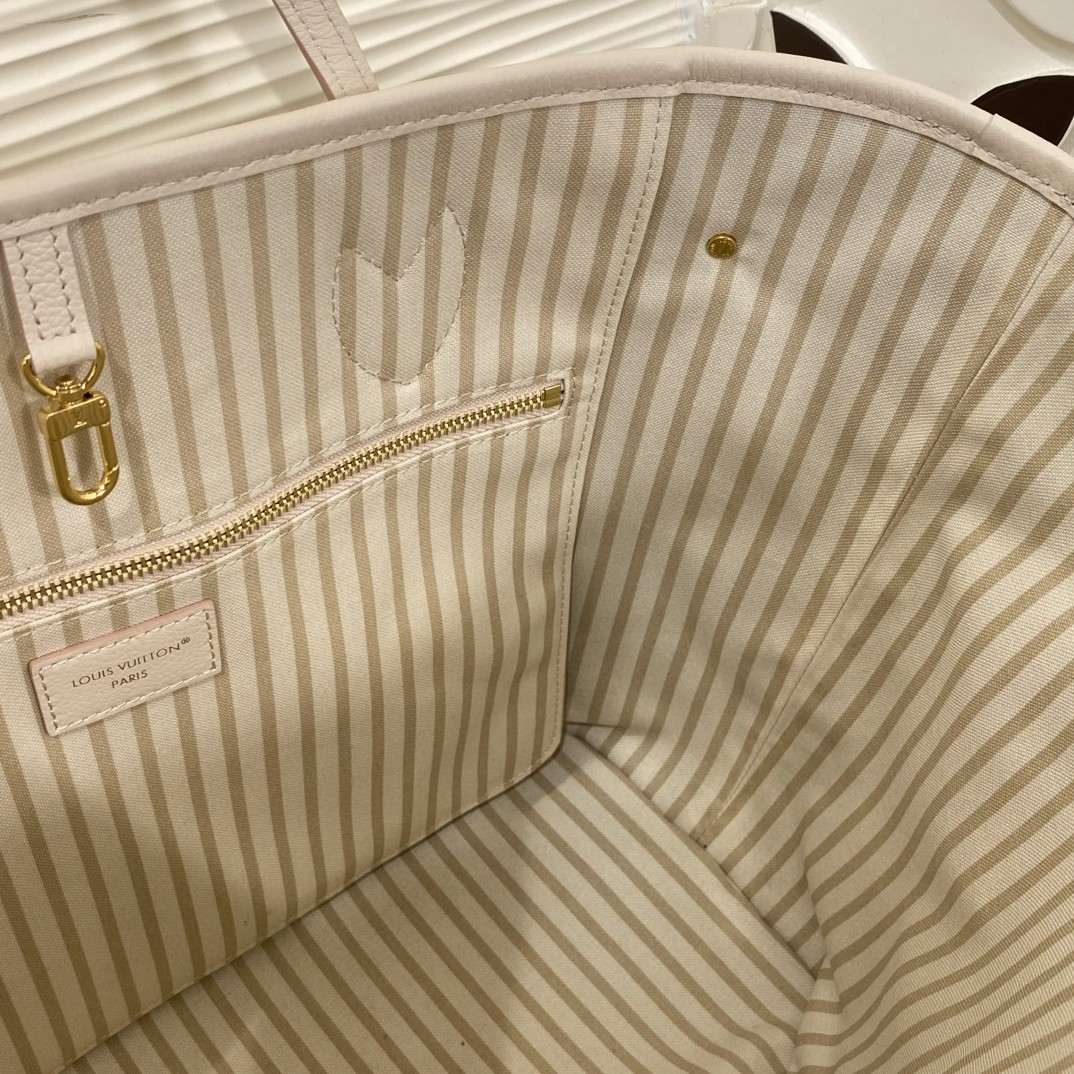 Louis Vuitton M45685 Monogram MM everyday